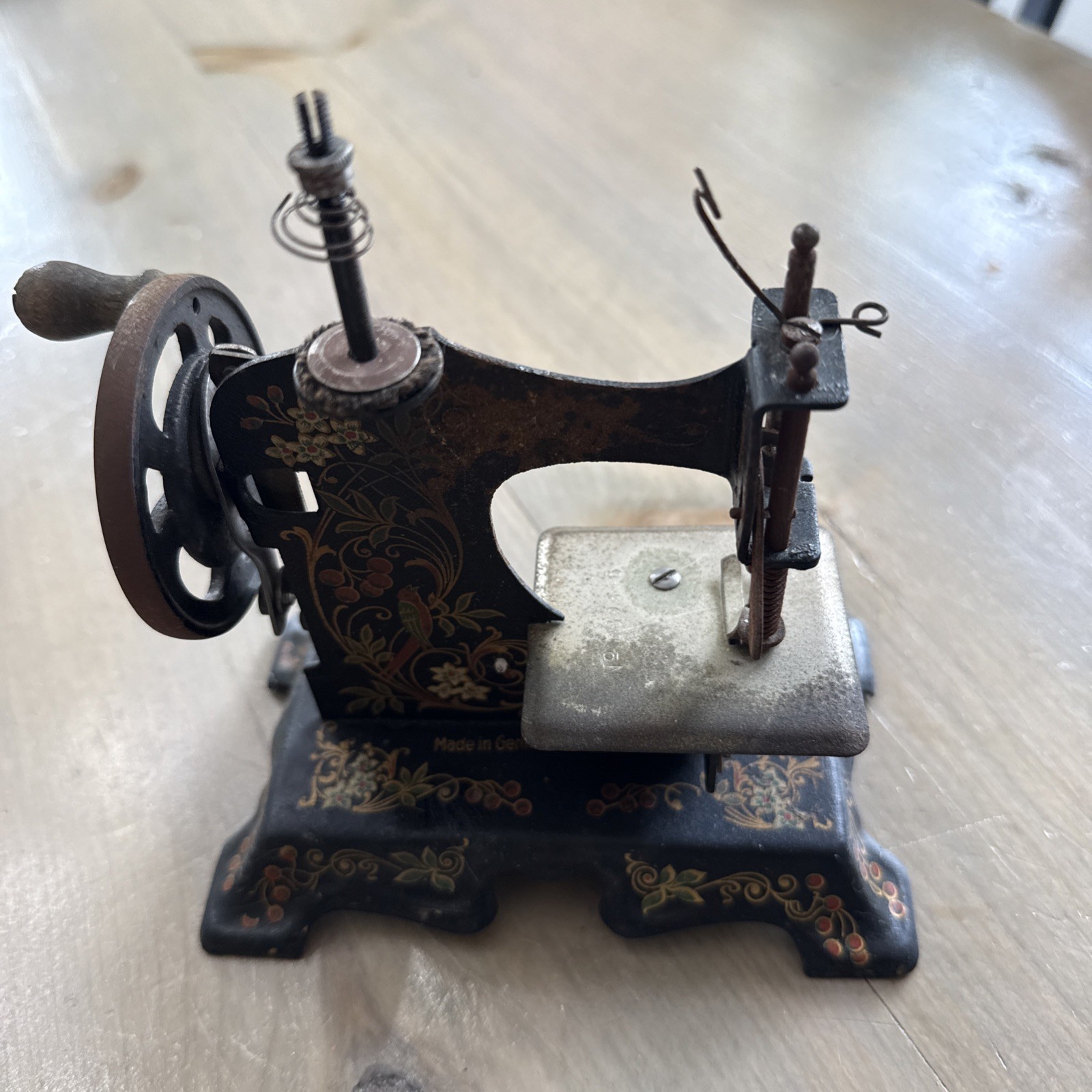 VINTAGE CASIGE MINI SEWING MACHINE,MADE IN GERMANY
