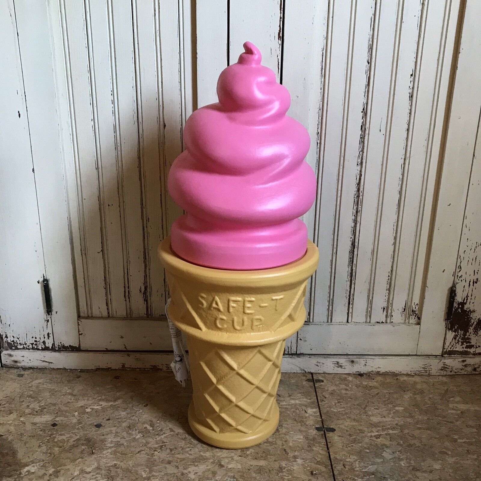 Blow Mold Giant Plastic Ice Cream Cone Strawberry Swirl Safe T Cup LIGHTED PINK