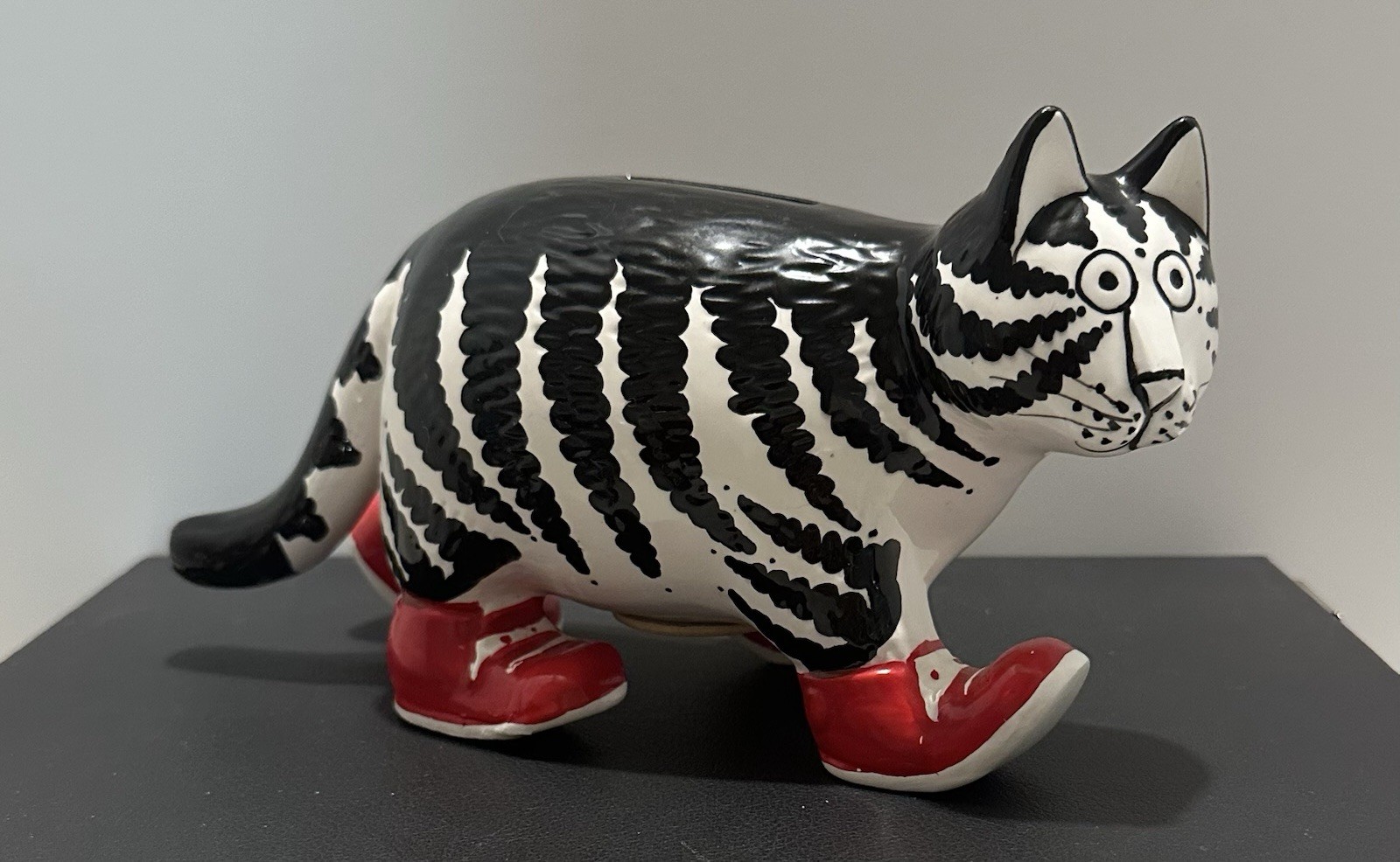 Early 1980’s B Kliban Cat Coin Bank/Piggy Bank Handpainted Never Used