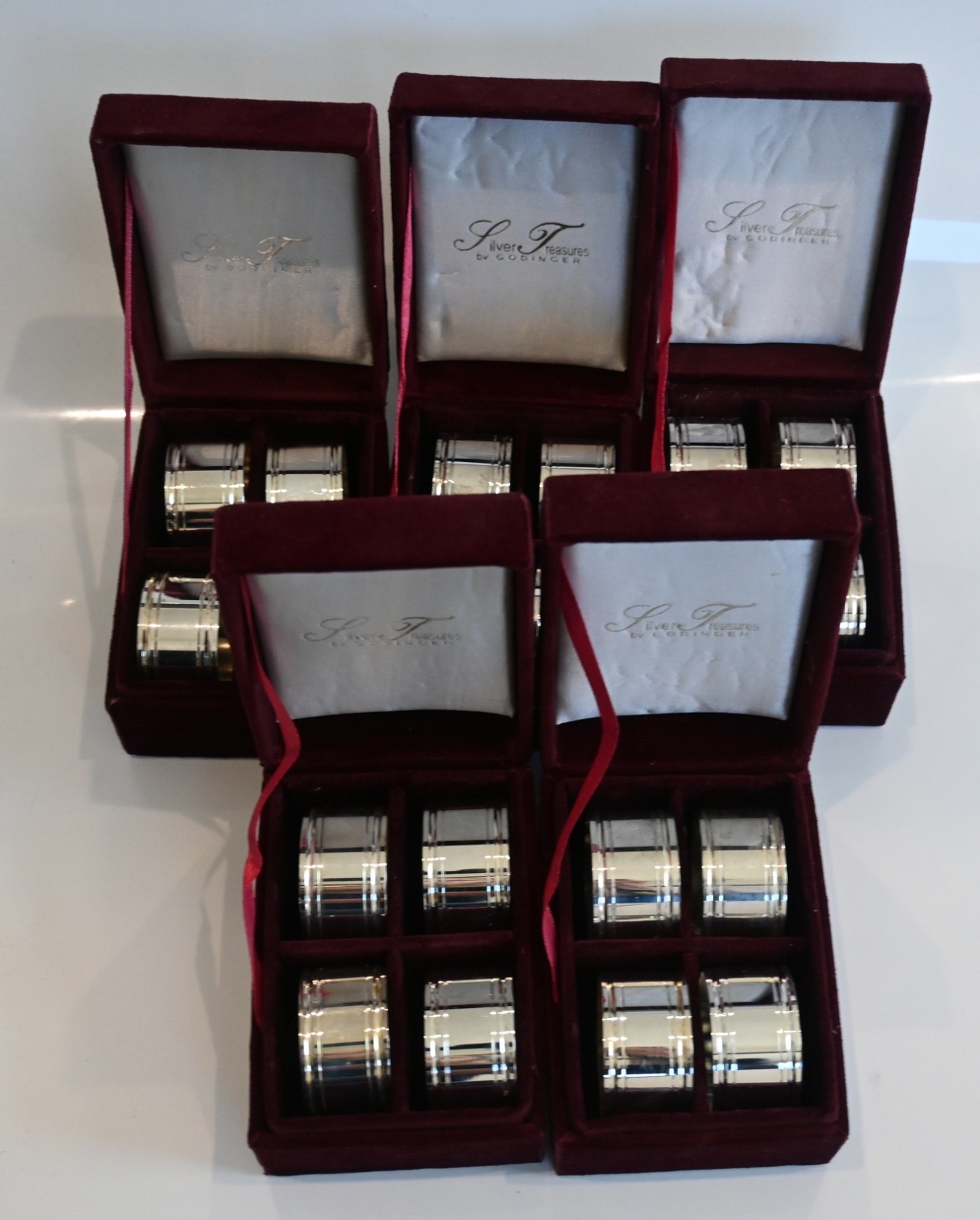Silver Treasures By Godinger  Five  Sets of Napkin Rings Velvet Storage Box -