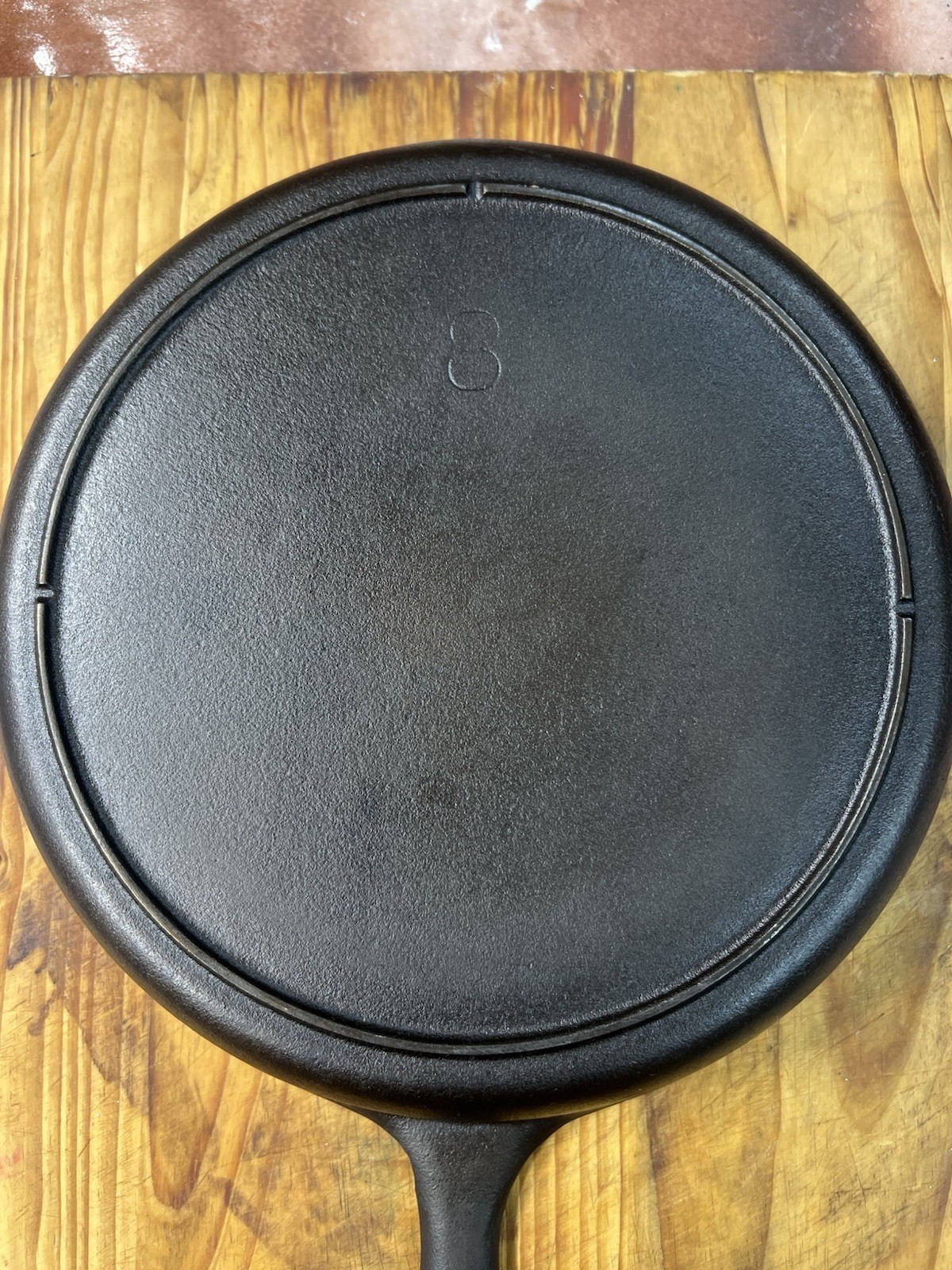 Lodge No.8 Skillet 3 Notch Vintage 1940-1950 Fully Restored Cast Iron Sits Flat Lodge No.8 Skillet 3 Notch Vintage 1940-1950 Fully Restored Cast Iron Sits Flat
