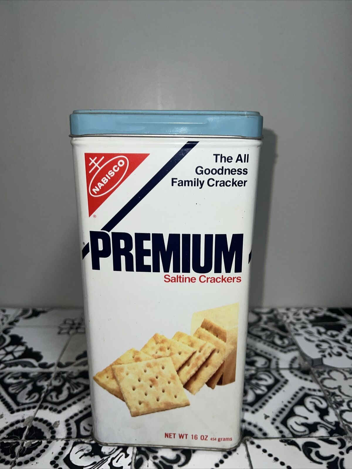 Vintage Nabisco Premium Saltine Crackers 16oz Metal Tin Container circa 1978