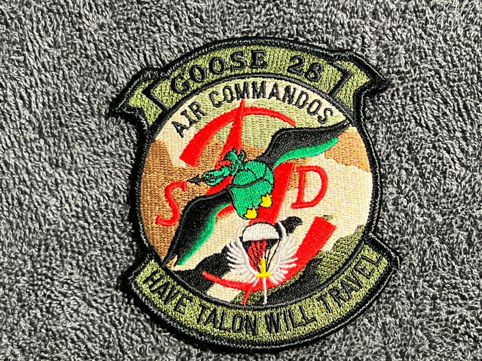 US AIR FORCE  GOOSE 28 AIR COMMANDOS PATCH MEASURES 4 INCHES