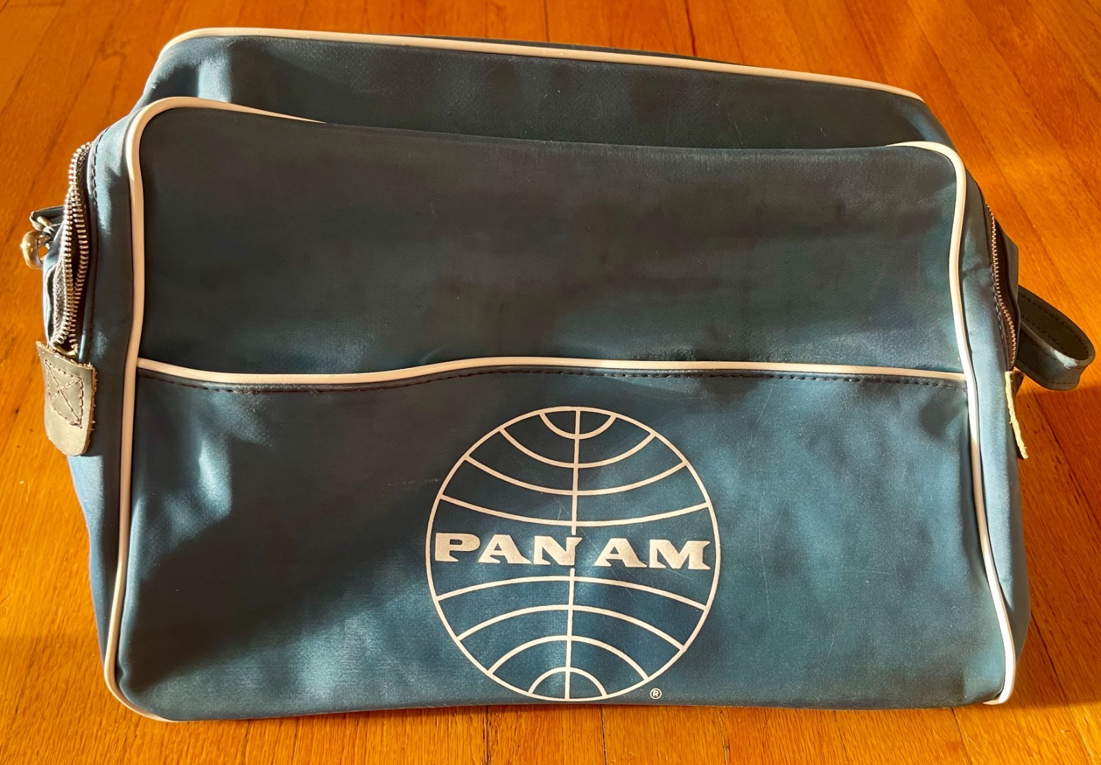Vintage 1970s Pan Am Airlines Flight Bag Classic Blue Aviation - Hong Kong
