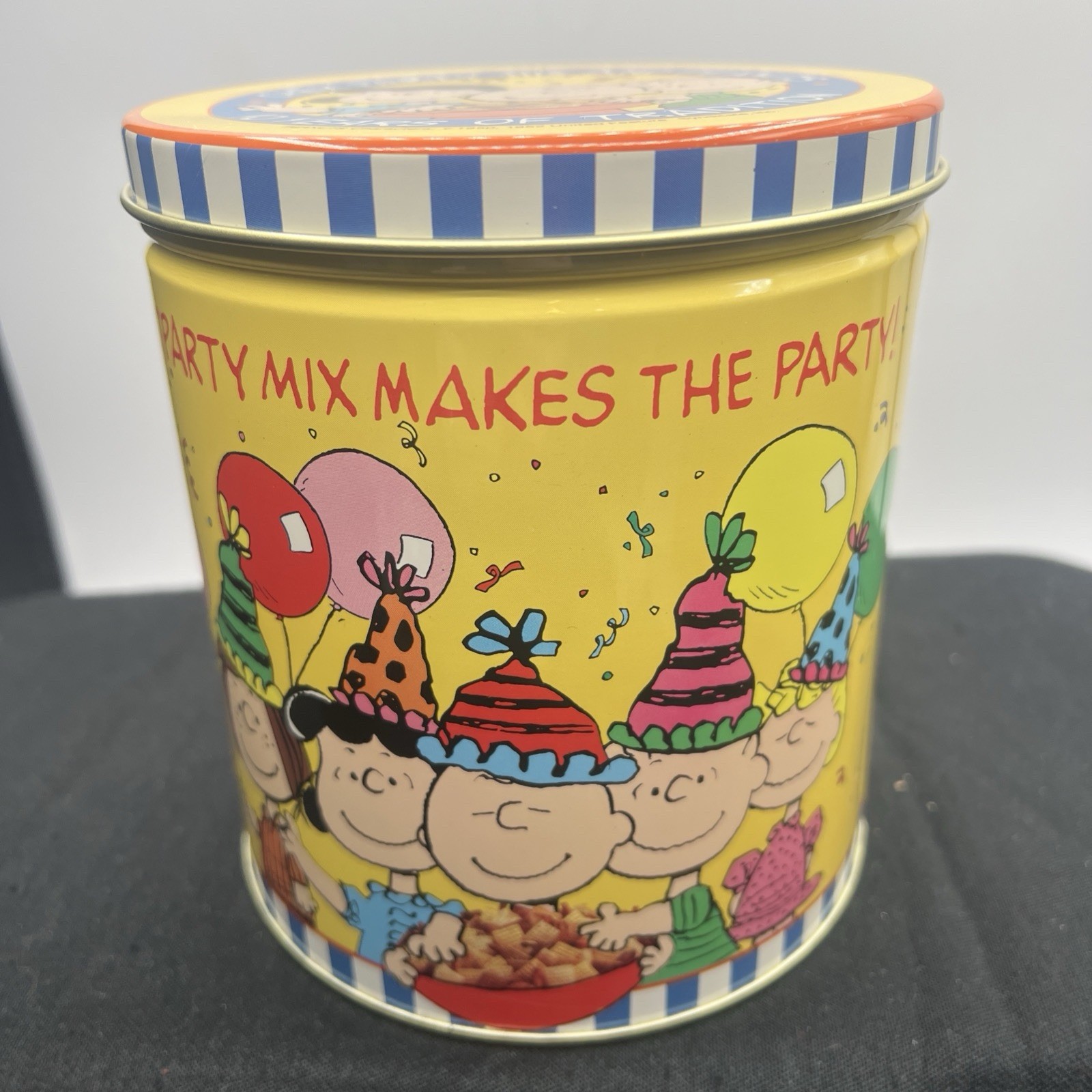 Vintage Peanuts Snoopy Chex Party Mix and Peanuts Tin 40 Years of Tradition 6\
