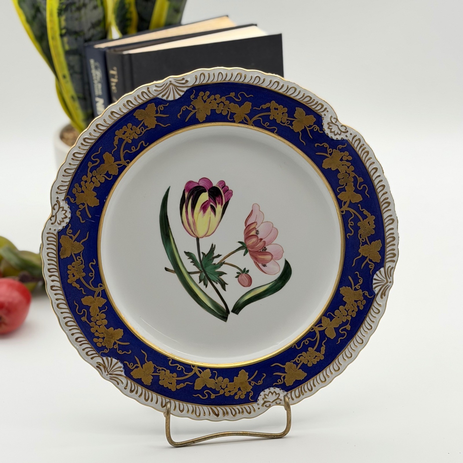 Vintage Chelsea House Cobalt Blue Gold Floral Decorative Plate Tulip 10.5\