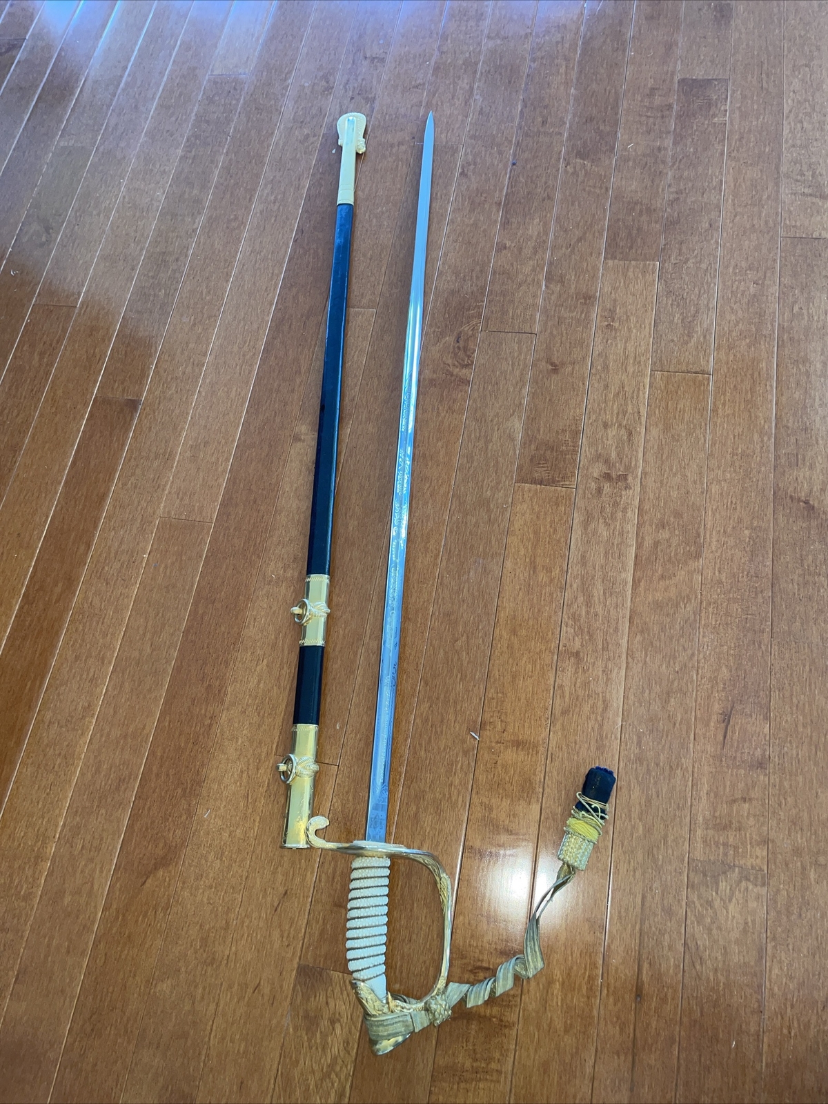 1978 US Navy Ceremonial Sword & Scabbard with Case Zubco Spain Stainless 1978 US Navy Ceremonial Sword & Scabbard with Case Zubco Spain Stainless
