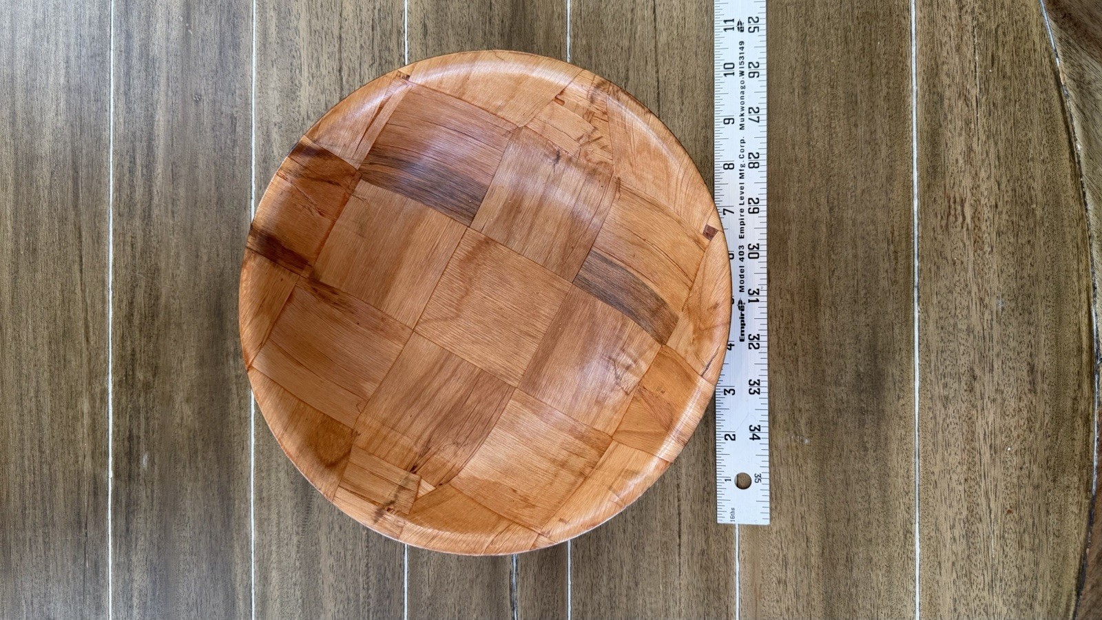 2 Vintage Wooden Salad Bowls - Parque Pattern 2 Vintage Wooden Salad Bowls - Parque Pattern