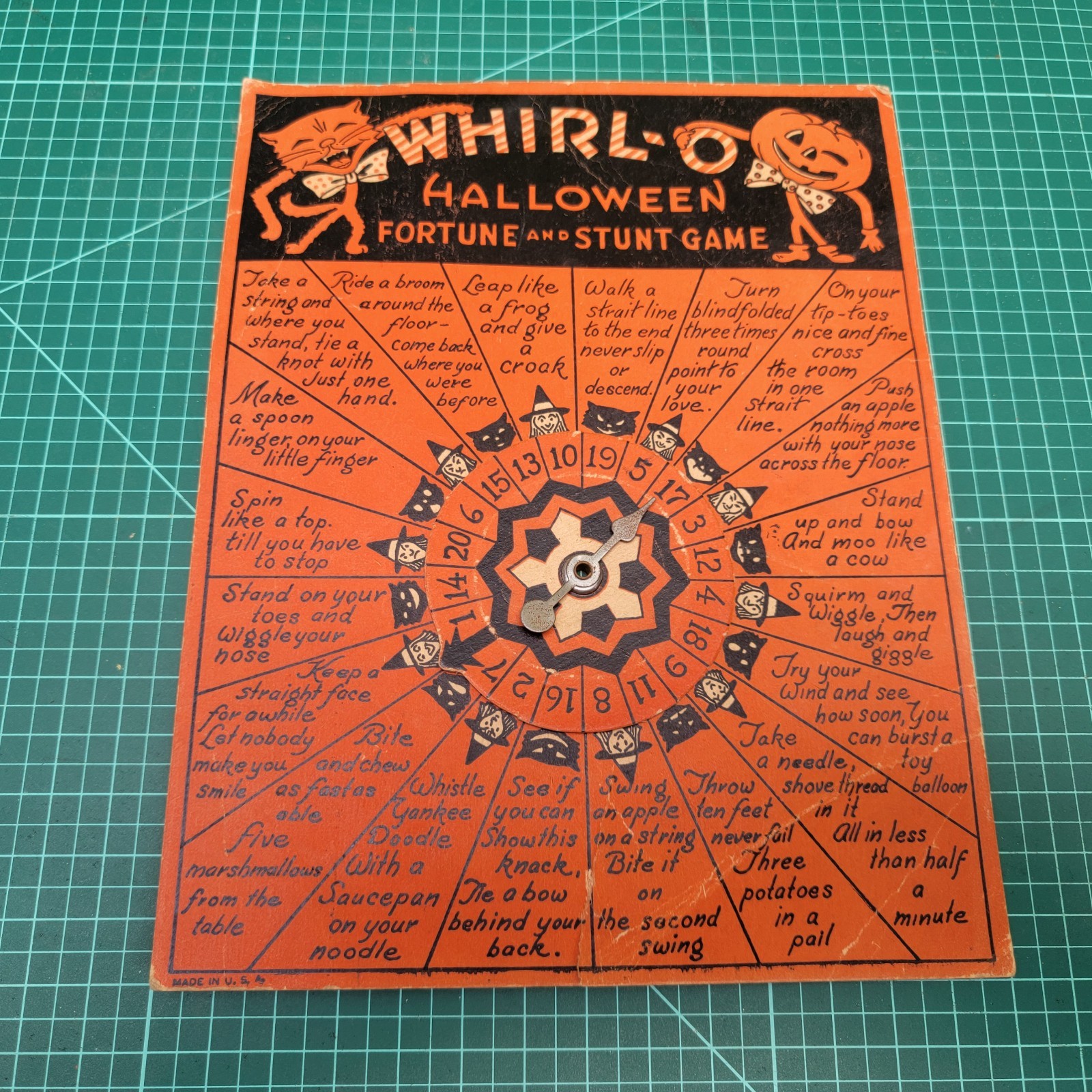 Vtg Halloween WHIRL-O Fortune & Stunt Game 1930s -1940s Beistle + storage sleeve