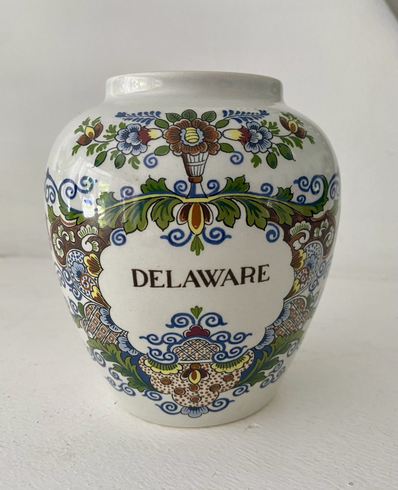 Delaware Delft ROYAL GOEDEWAAGEN SMALL TOBACCO JAR. HOLLAND 5” Polychrome