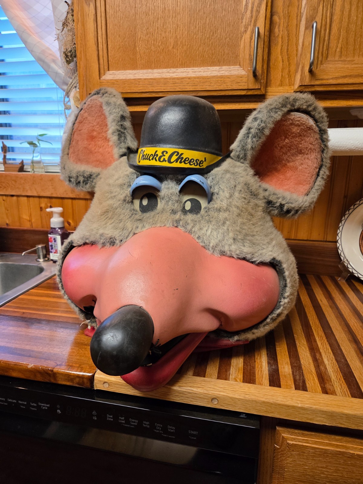 Vintage Chuck E. Cheese Walkaround Mascot Head – 1990s Tux Style Vintage Chuck E. Cheese Walkaround Mascot Head – 1990s Tux Style