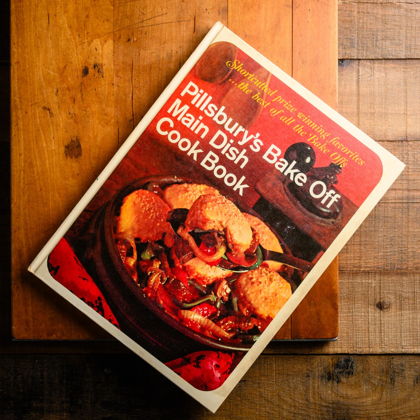 Vintage 1968 Pillsbury's Bake Off Main Dish Cook Book HC - Mid Century Suppers