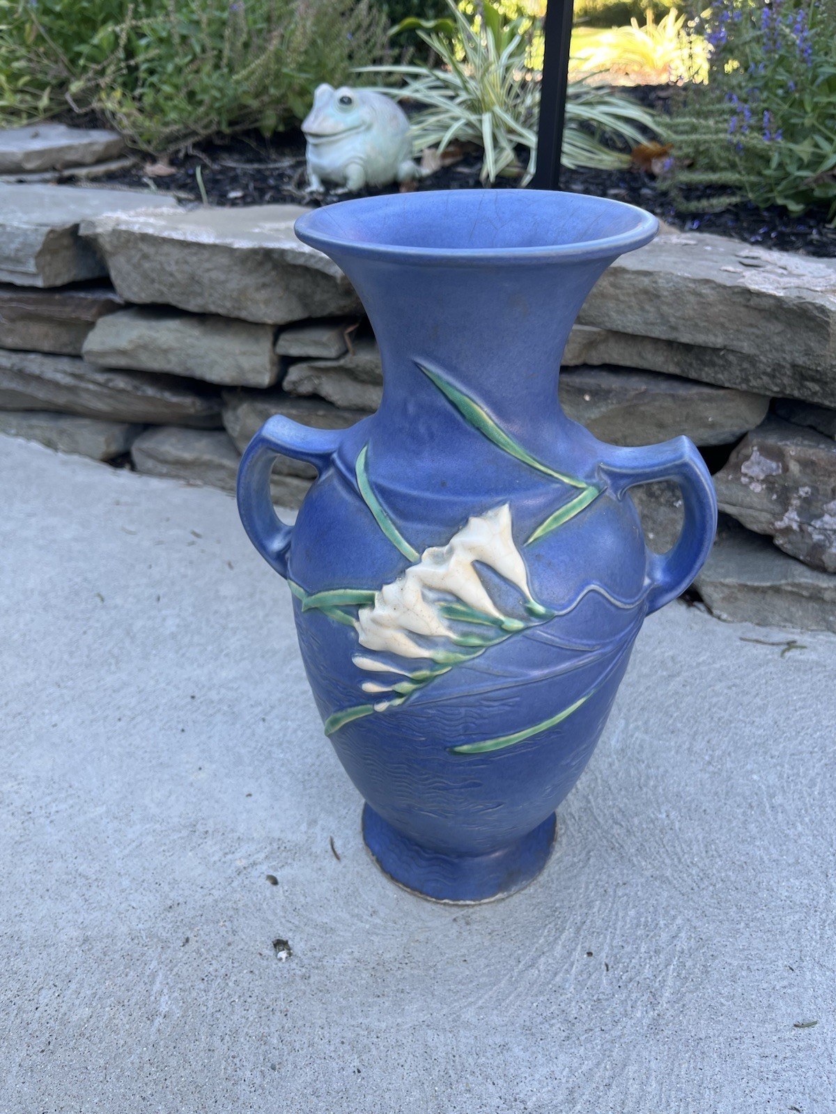 Roseville Freesia 121-8 Blue Trophy Vase