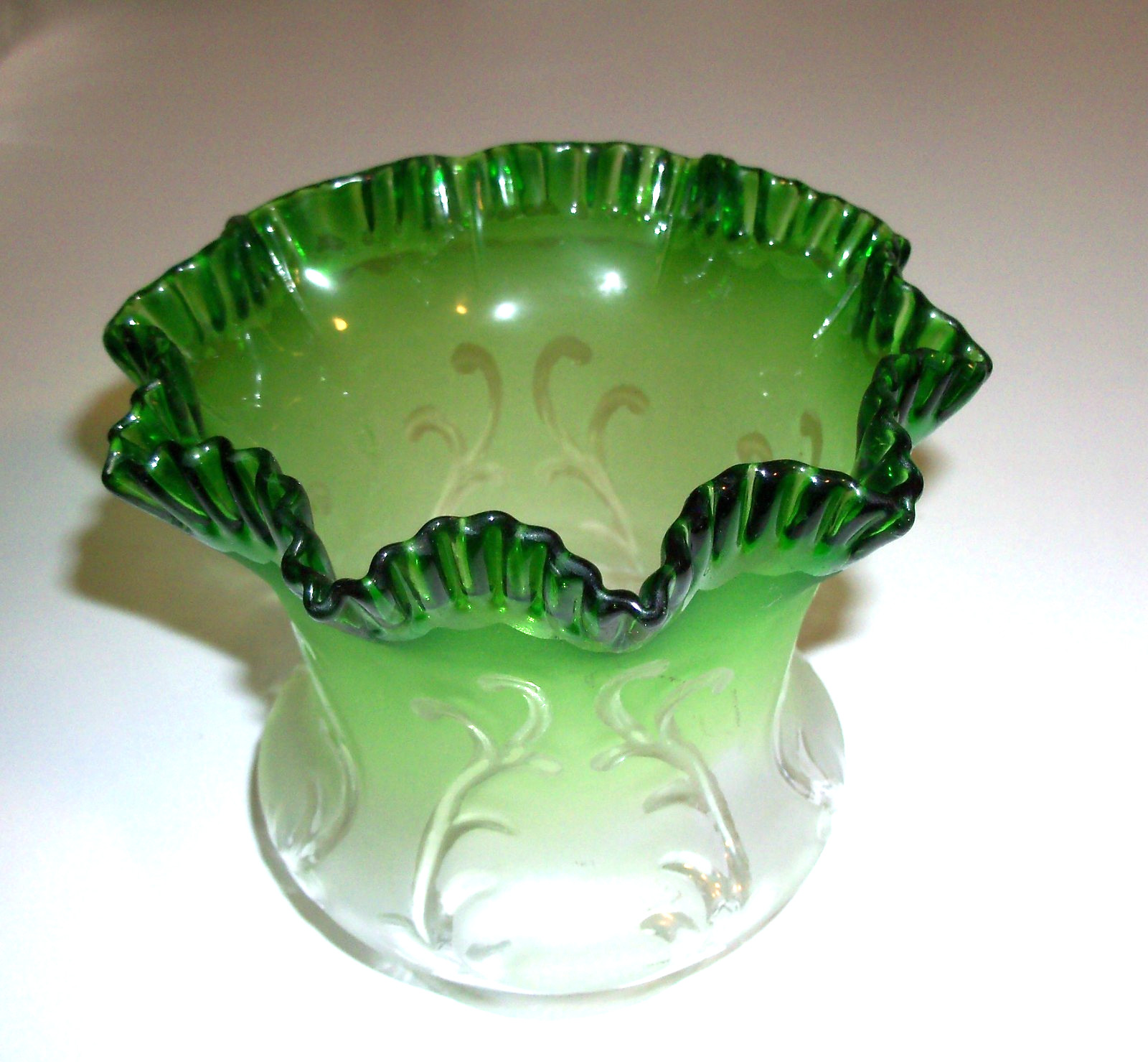 Antique Victorian Acid Etched Clear To Green Ruffled Glass Lamp Sconce Shade Antique Victorian Acid Etched Clear To Green Ruffled Glass Lamp Sconce Shade