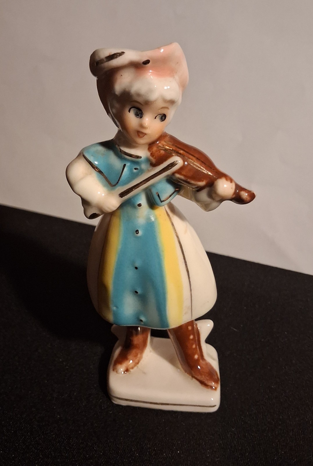 Vintage WDC Original Creation Japan Figurine Girl Playing Violin Vintage WDC Original Creation Japan Figurine Girl Playing Violin