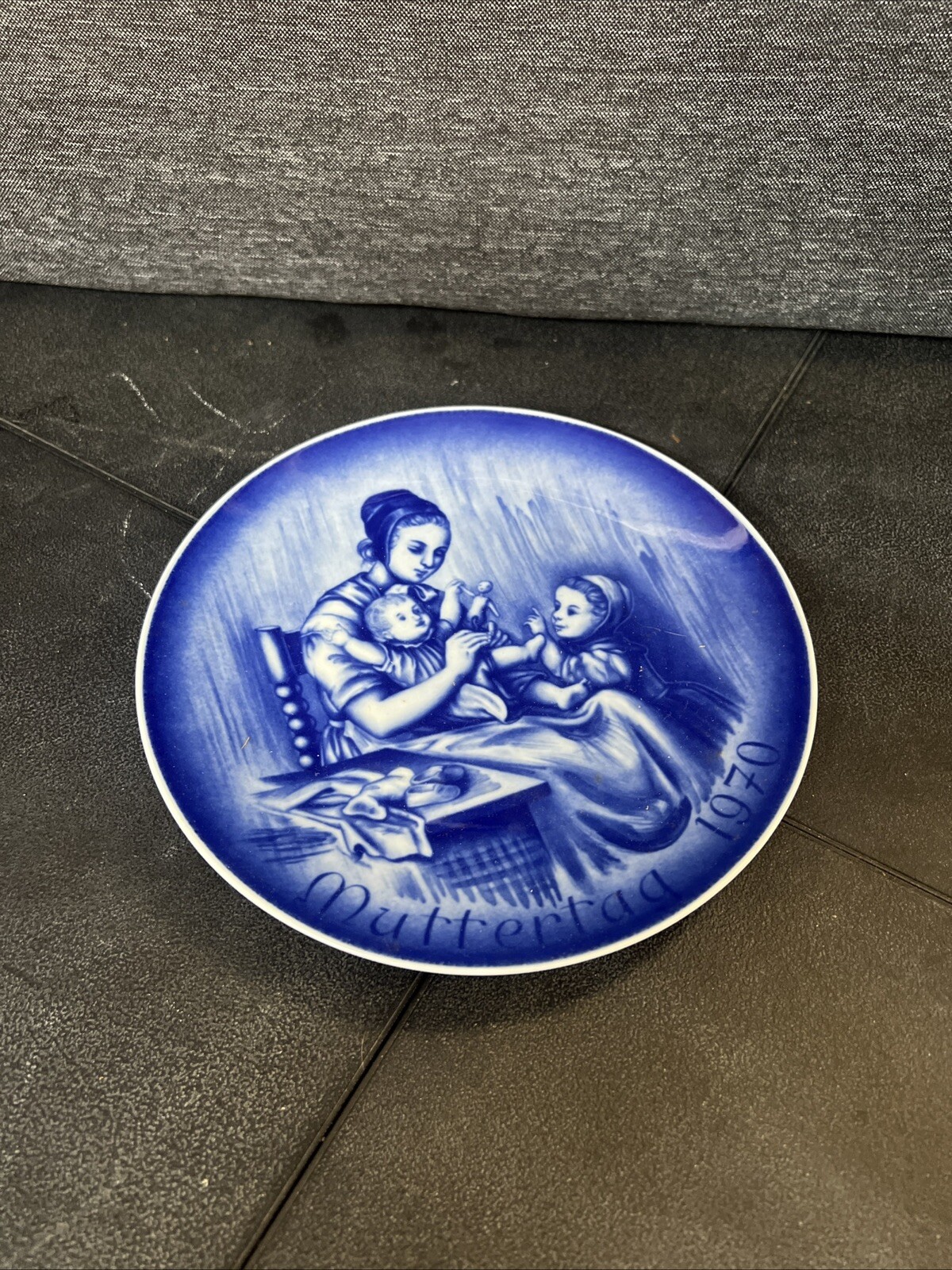 DRESDEN GERMANY-BAREUTHER WALDSASSEN 1970 MOTHERS DAY PLATE BLUE In Box.