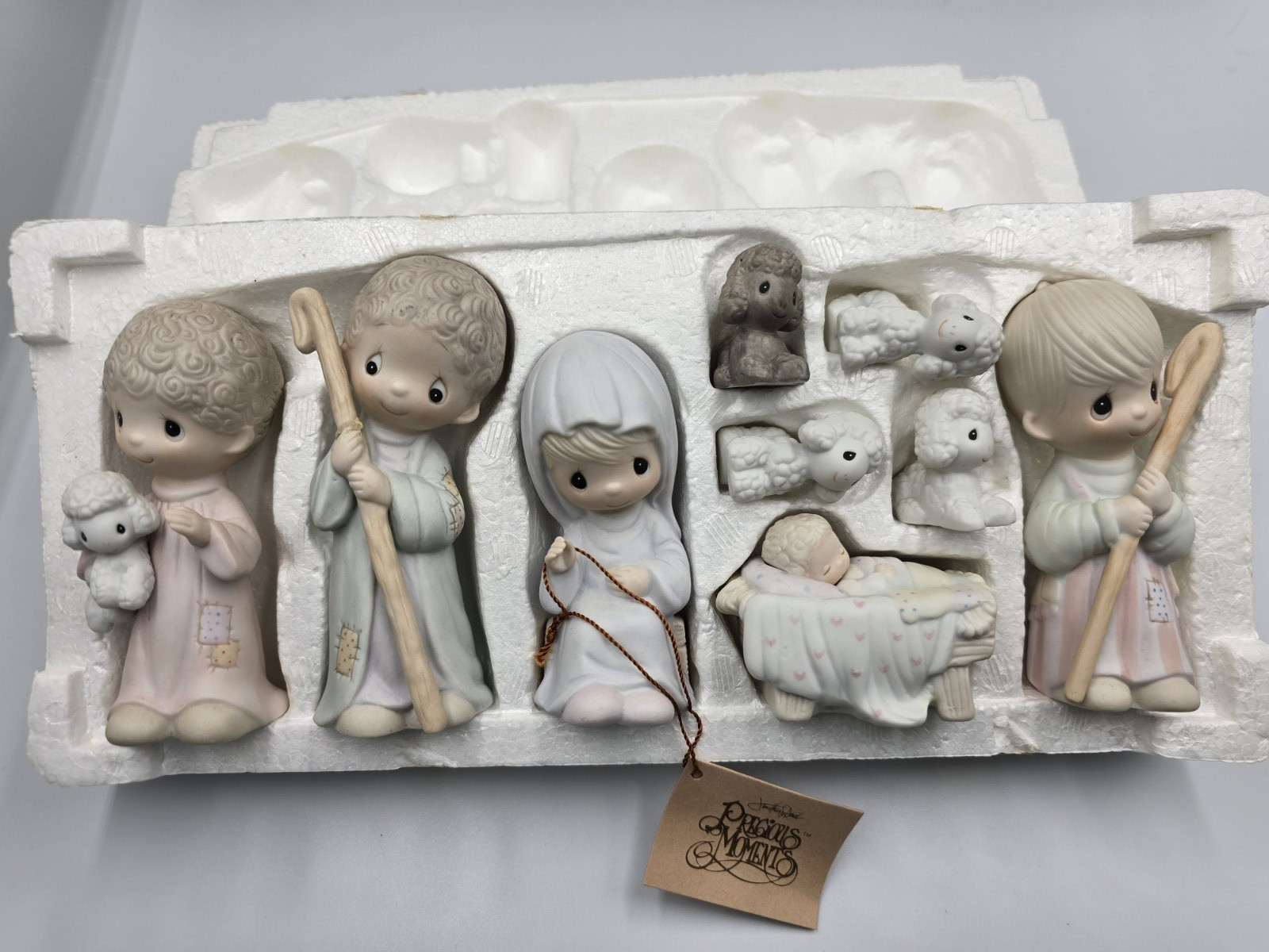 Precious Moments Nativity Set E-2800 9 Piece Come Let Us Adore Him Figurines