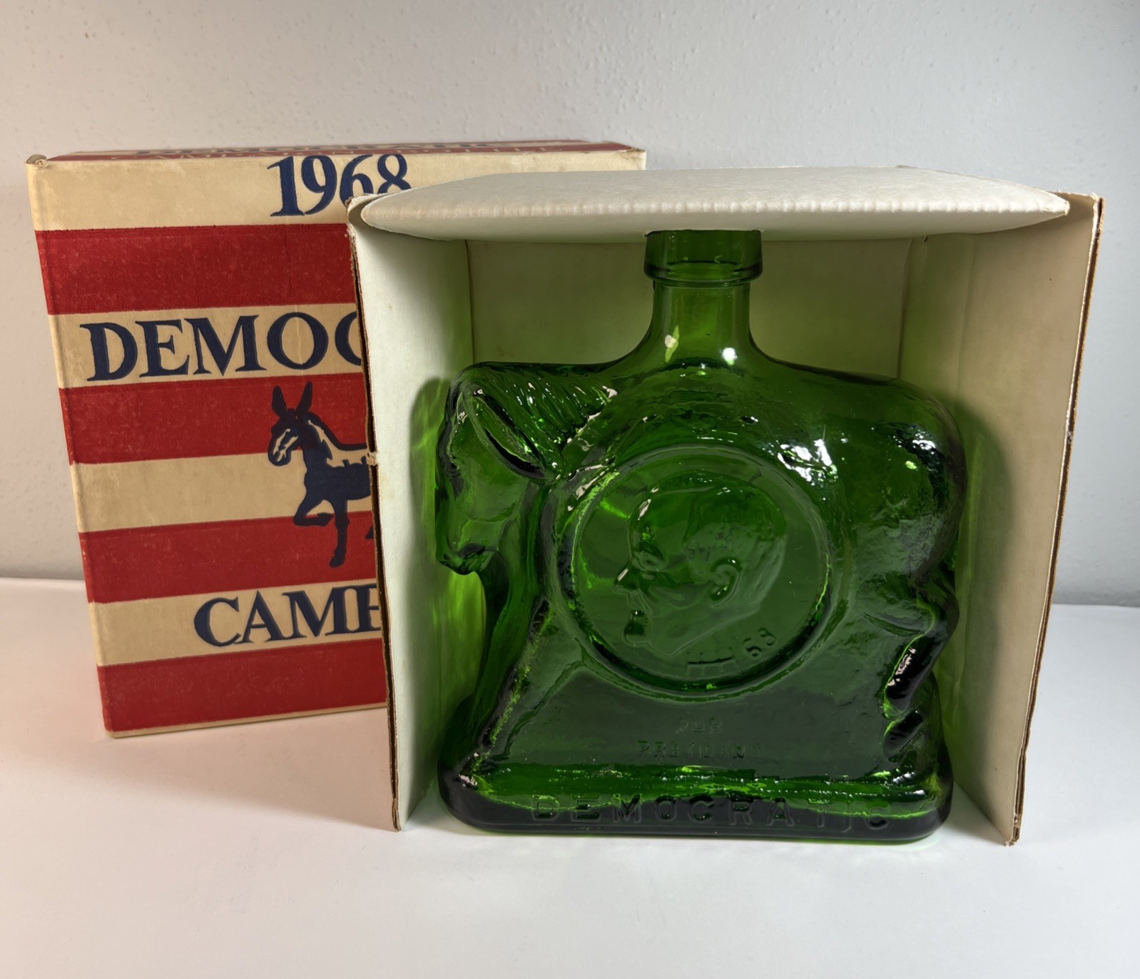1968 Democratic Party Campaign GREEN Glass Bottle In Original Box Wheaton Nuline