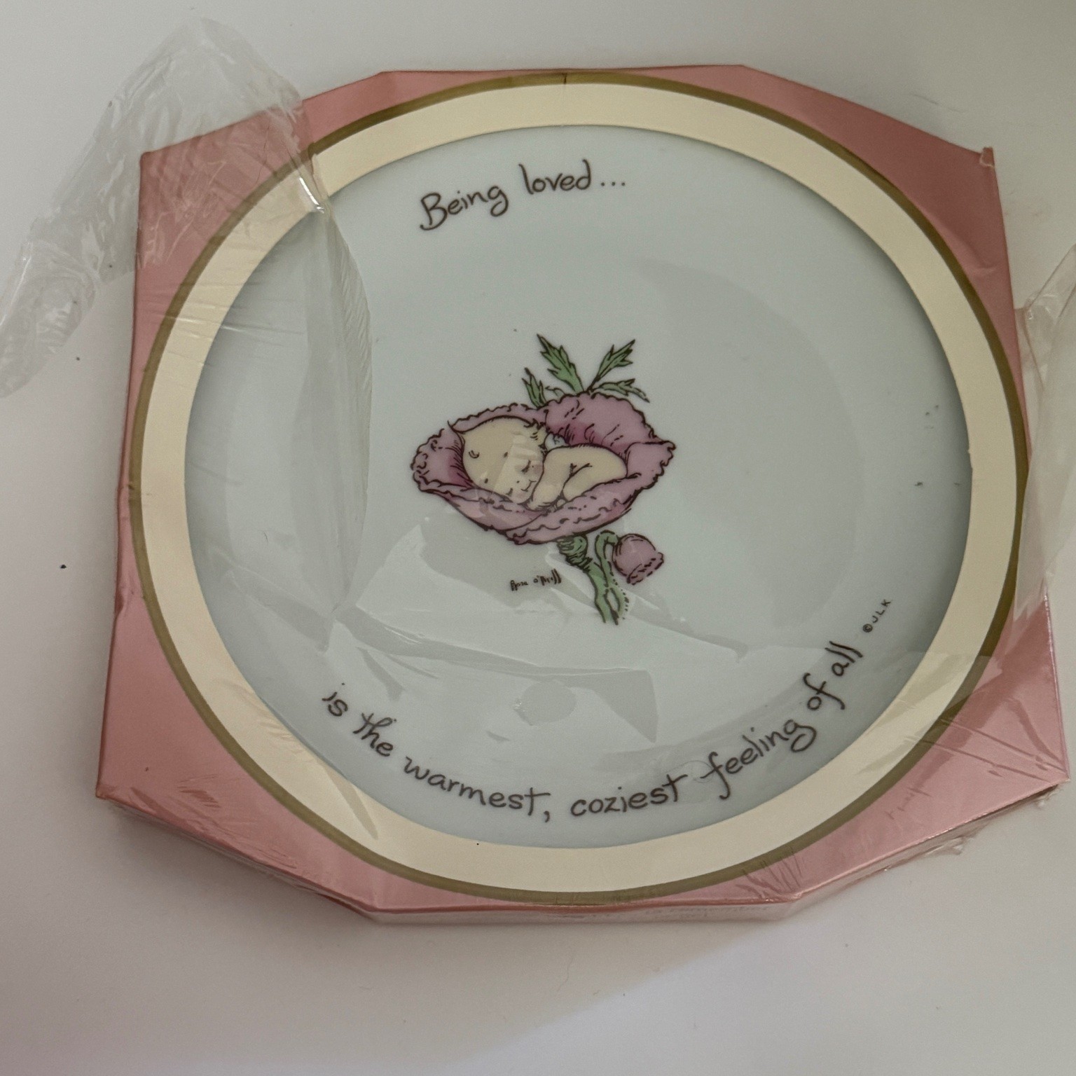 NOS 1973 Rosie O\'Neil Kewpie Collector Plate Being Loved Genuine Porcelain