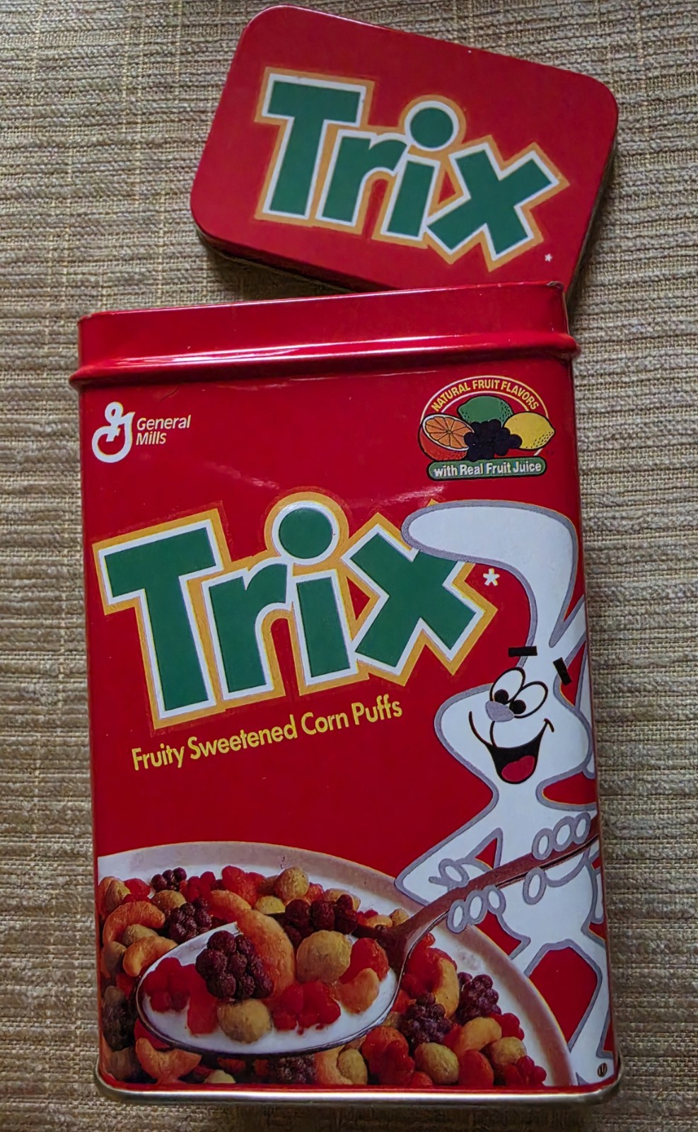 1995 Vintage General Mills  TRIX Cereal  Rabbit  Tin  5