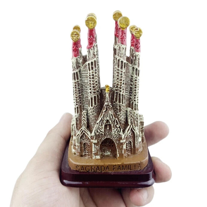 Spain Barcelona Sagrada Familia Souvenir 3D Table Desk Ornament Decoration Gift Spain Barcelona Sagrada Familia Souvenir 3D Table Desk Ornament Decoration Gift