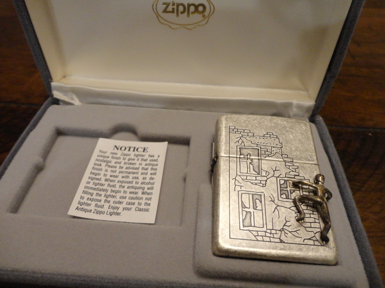MAN CLIMBING BUILDING LIMTED EDITION ZIPPO LIGHTER MINT IN BOX 920/3000 1996