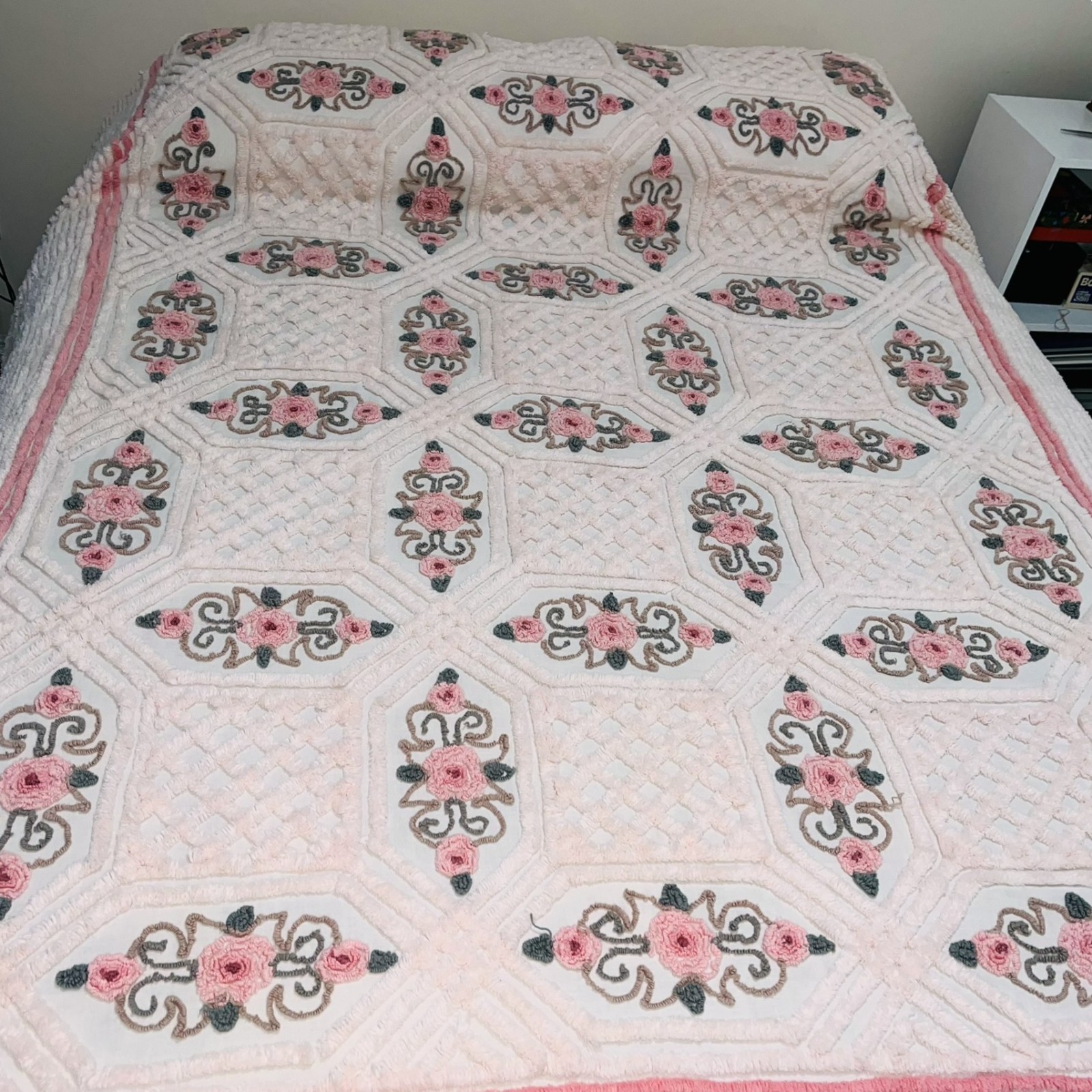 Vintage Chenille Bedspread Pink Floral with Fringe 93 X 101 Full/Queen