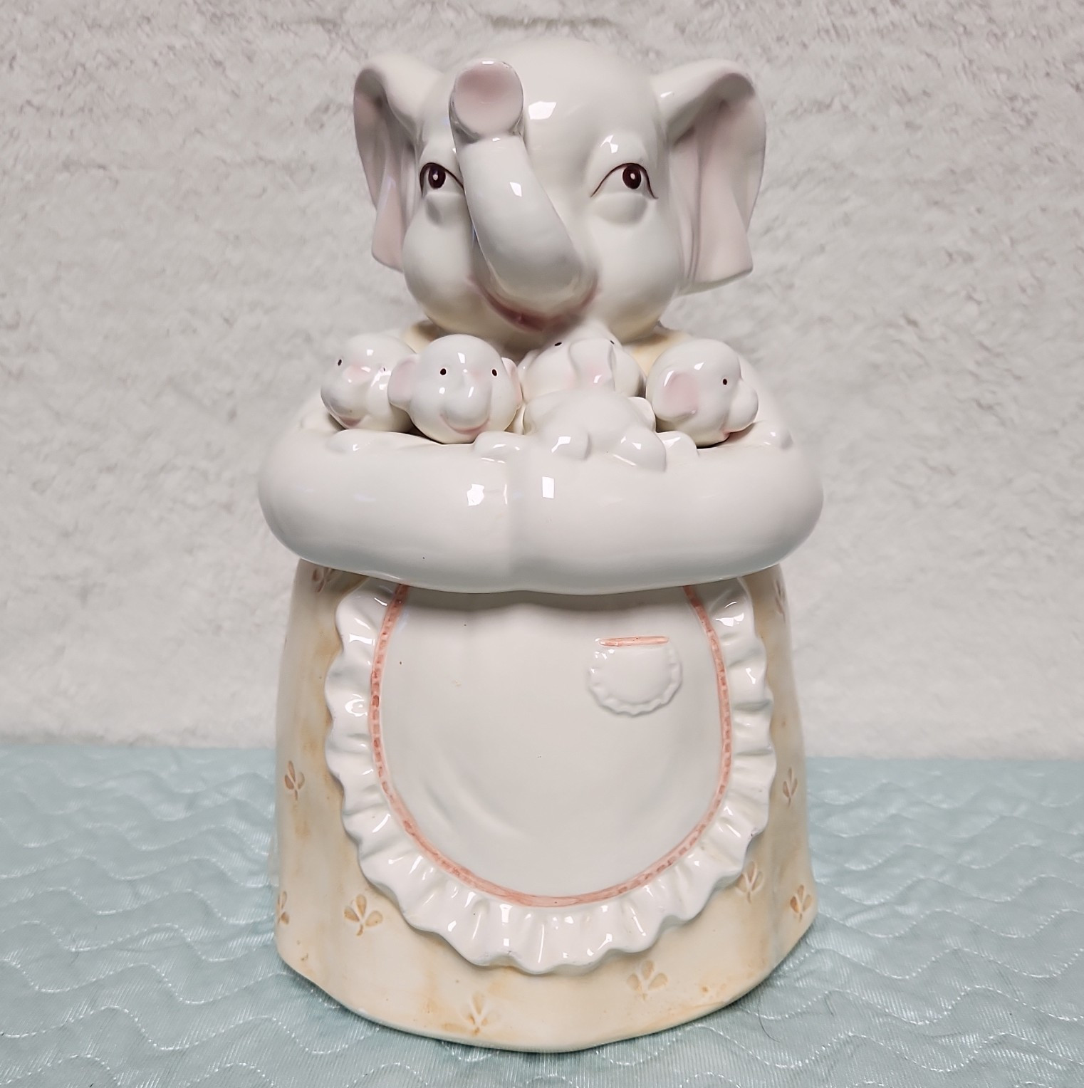 Vintage 1950s/ 1960s ROYAL SEALY CERAMIC ELEPHANT COOKIE JAR (JAPAN)