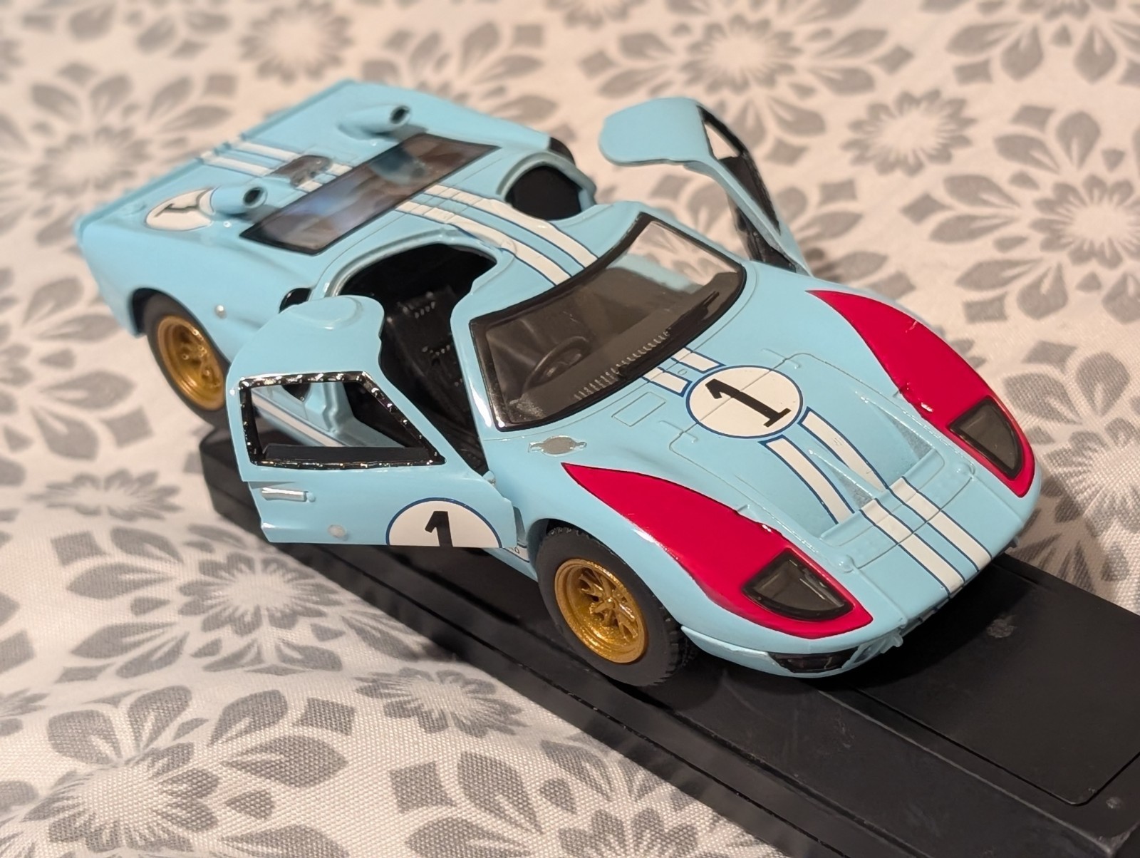 EXCITING 1966 FORD GT 40 MARK II RACER FRONT DOORS OPEN 1:32 SCALE GREAT COLORS