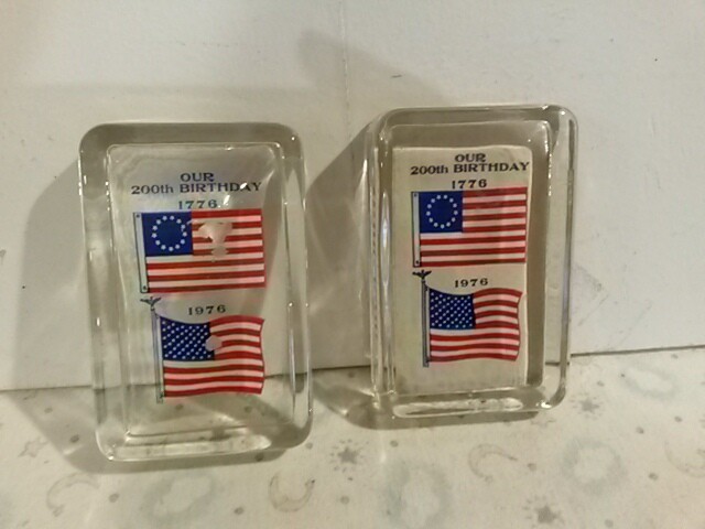 Bicentennial 1776 1976 USA paperweight vintage lot 2 200th birthday glass 