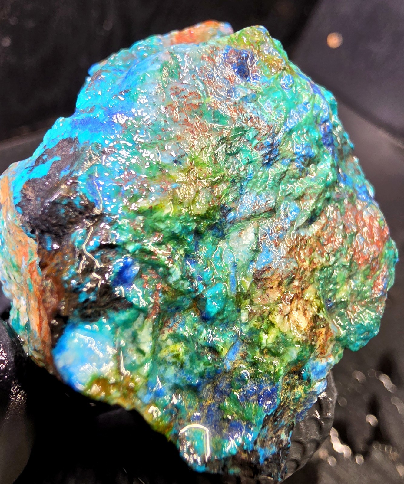 Beautiful Chrysocolla Specimen with Azurite 3.1oz (87.8g) Beautiful Chrysocolla Specimen with Azurite 3.1oz (87.8g)
