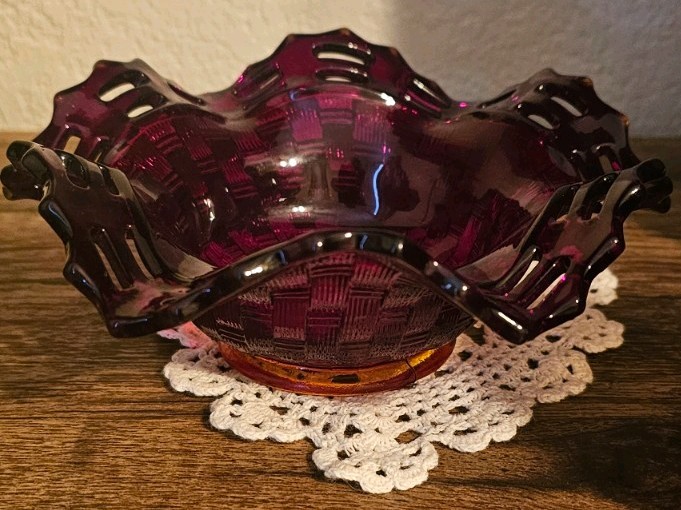 Vintage Fenton Amberina Glass Bowl Basket Weave 2-Row Open Lace Edge Ruffled 6\