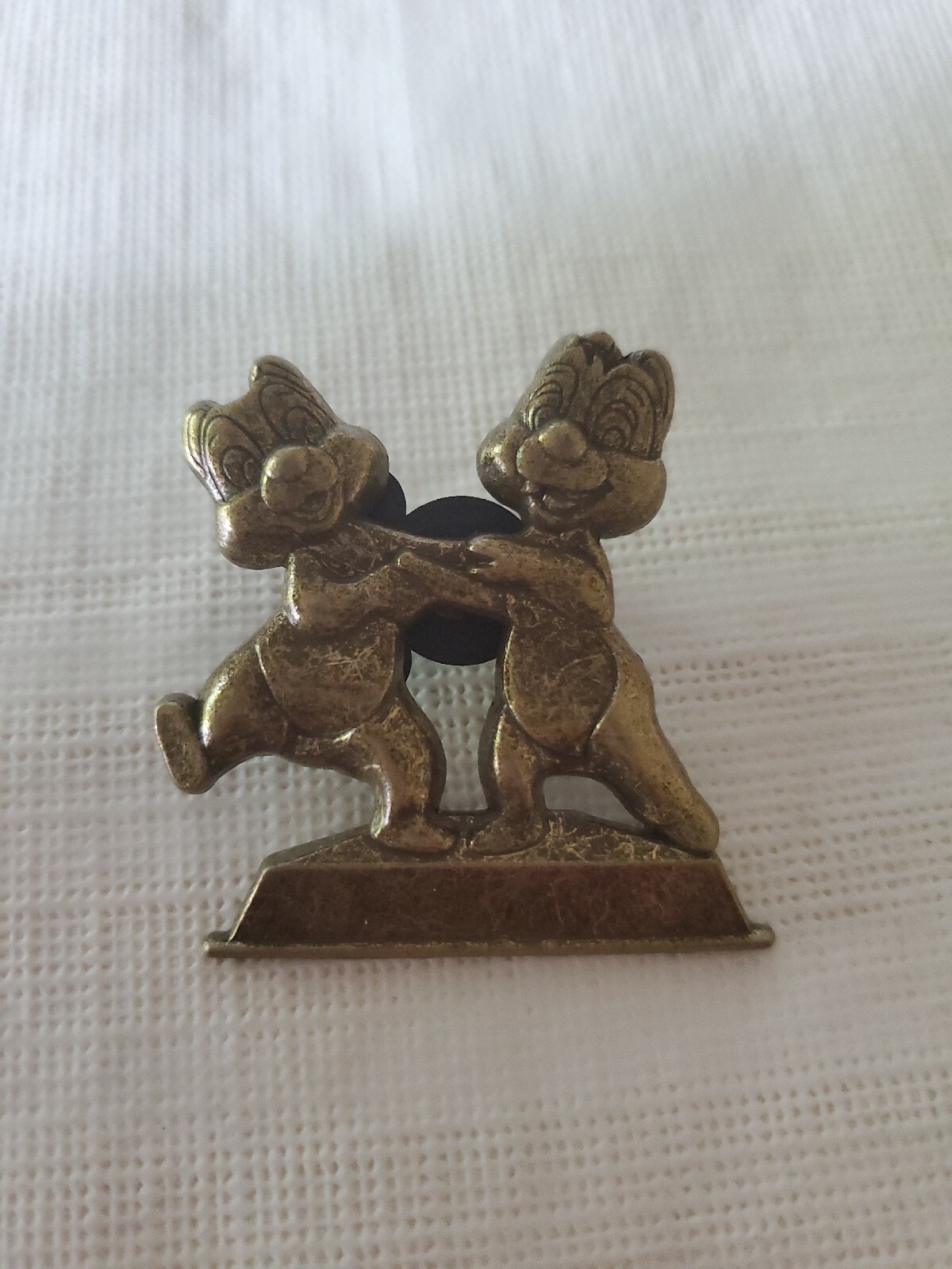 2016 Disney WDW Annual Passholder Gold Statue Chip and Dale Pin Trading
