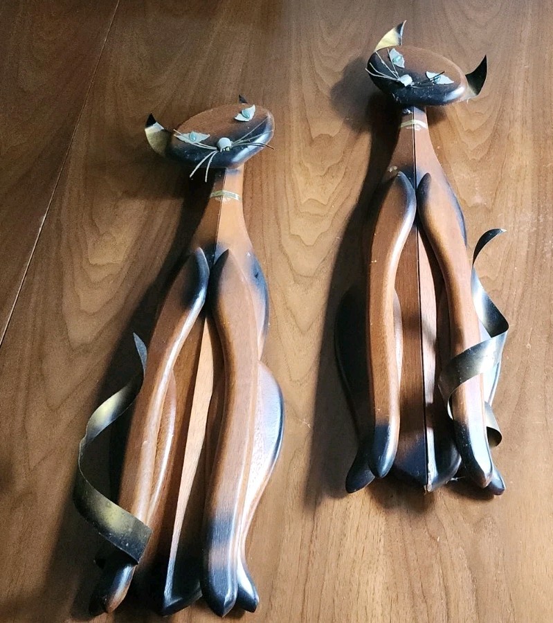 1960’s Pair Masketeers Siamese Cats MCM Wall Hanging Wood & Metal Art Vintage 1960’s Pair Masketeers Siamese Cats MCM Wall Hanging Wood & Metal Art Vintage