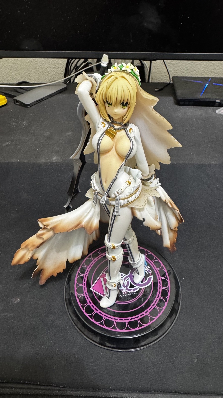 Fate/Extra CCC Saber Bride 1/8 Scale Figurine