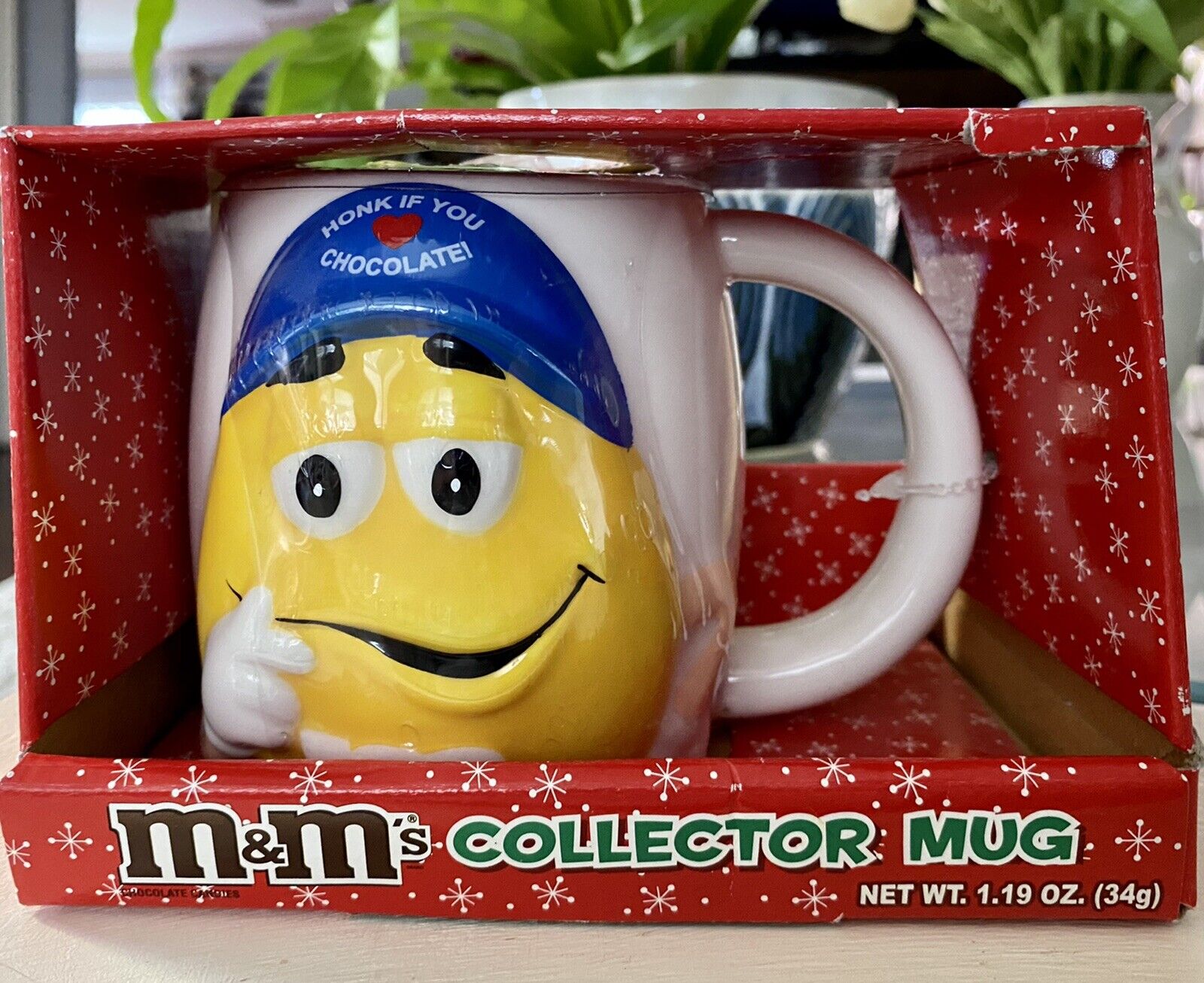 M & M\'s Collector Mug Player Retired Galerie with Candy 2007