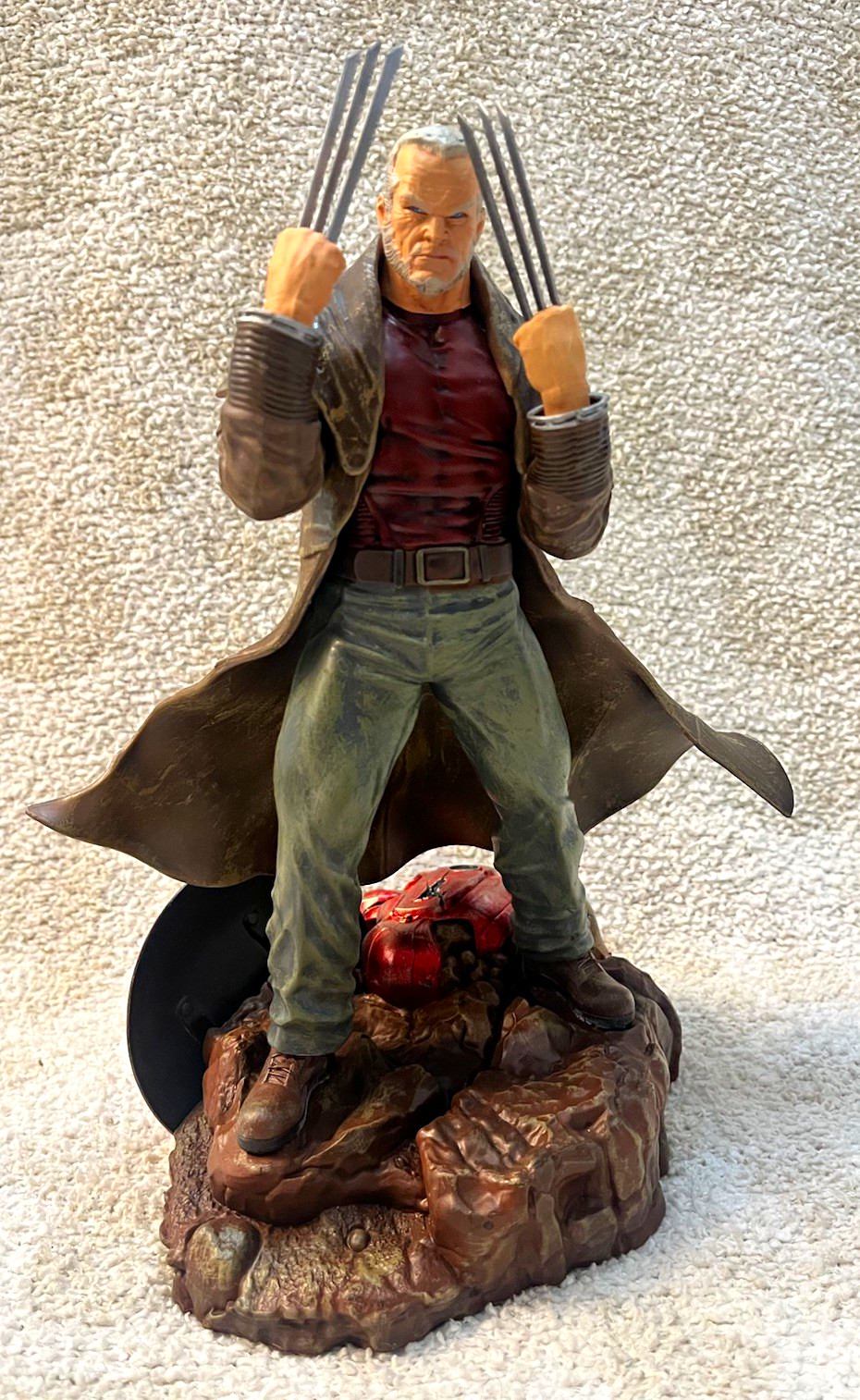 Diamond Select Marvel Gallery Old Man Logan Wolverine PVC Diorama Statue