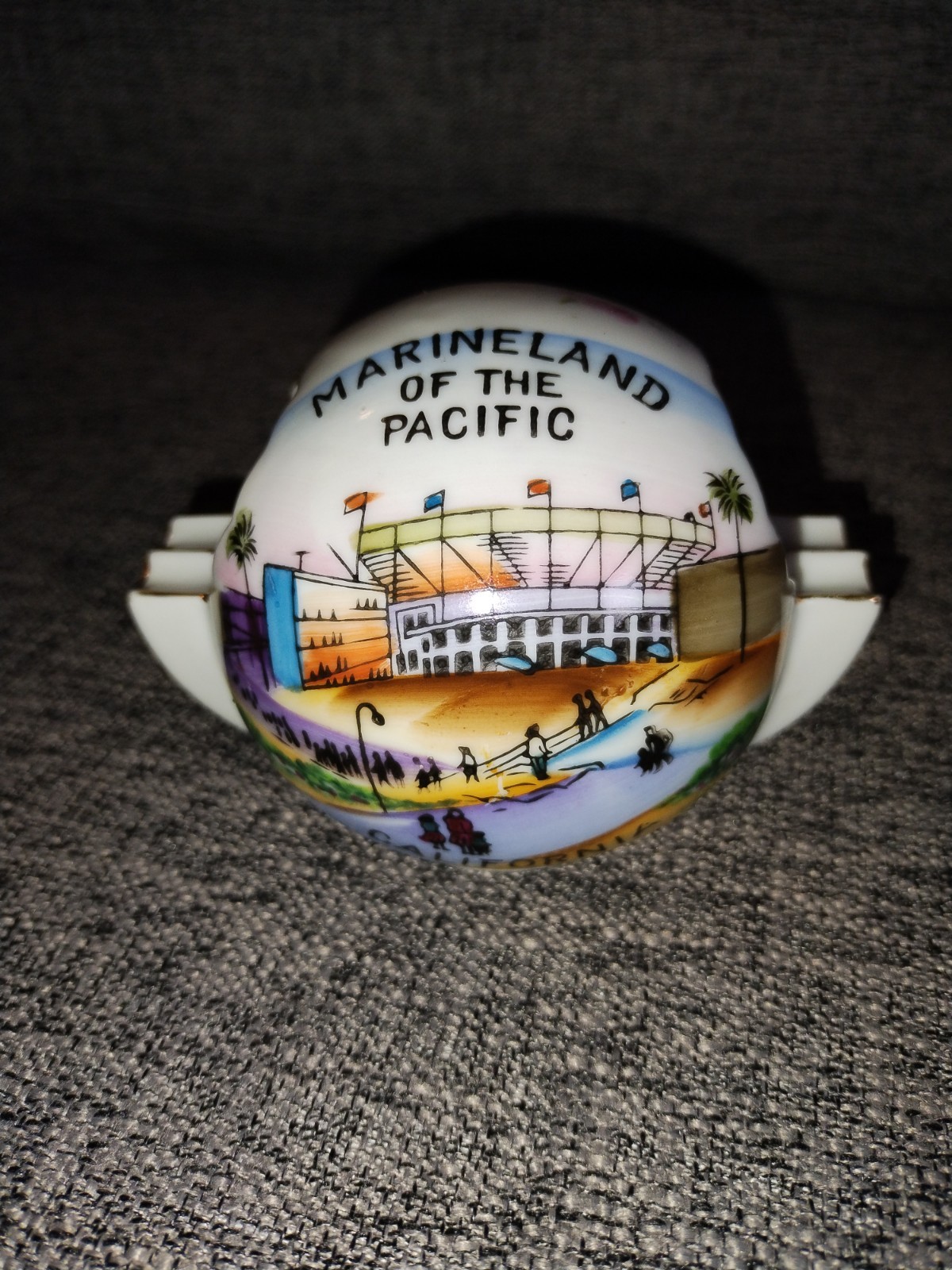 Vintage Marineland Of The Pacific Art Deco Style Souvenir  Ashtray Numbered 5536