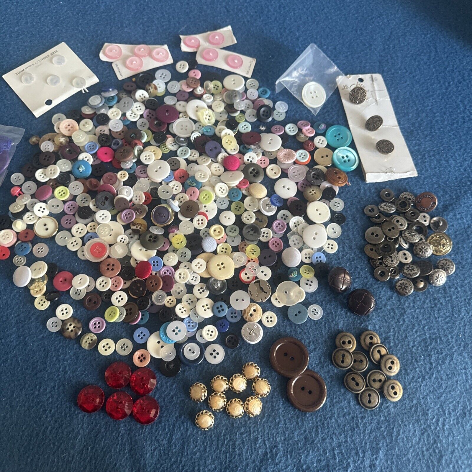 Lot Of (Bag Of) Original Vintage Buttons (Various Shapes/Sizes/Colors) 1 Pound