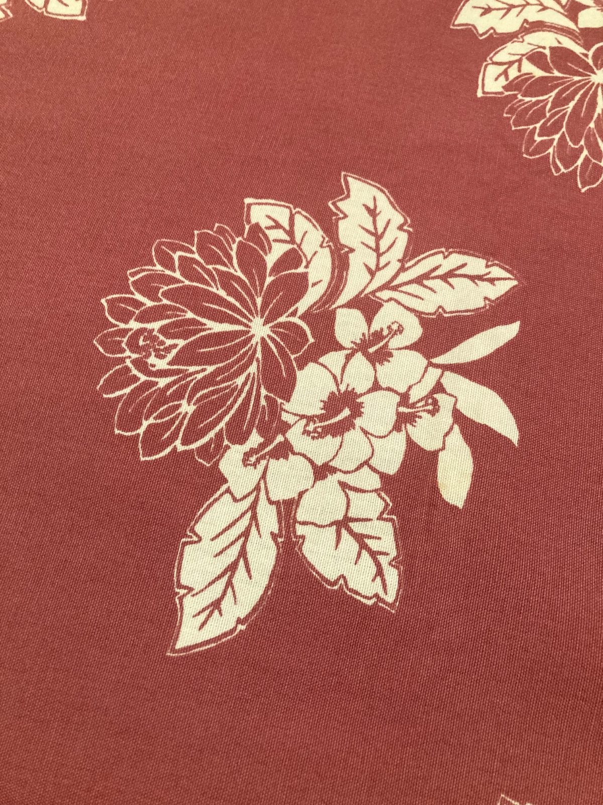 Vintage Tablecloth MID CENTURY MCM PRINT Tablecloth Mauve Lotus Flowers LARGE