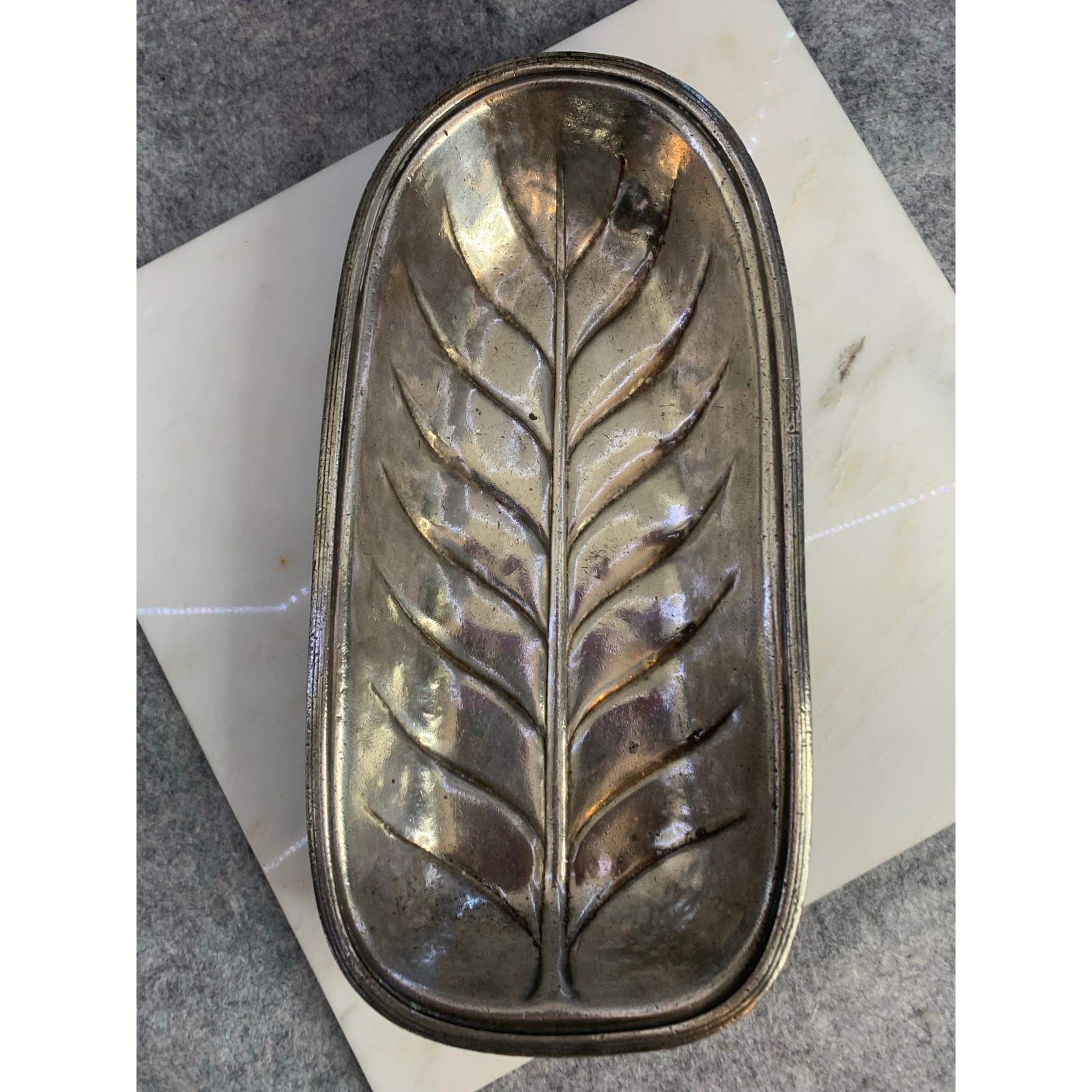 VTG International Silver Hotel Statler Silver Soldered Banana Leaf Serving Dish
