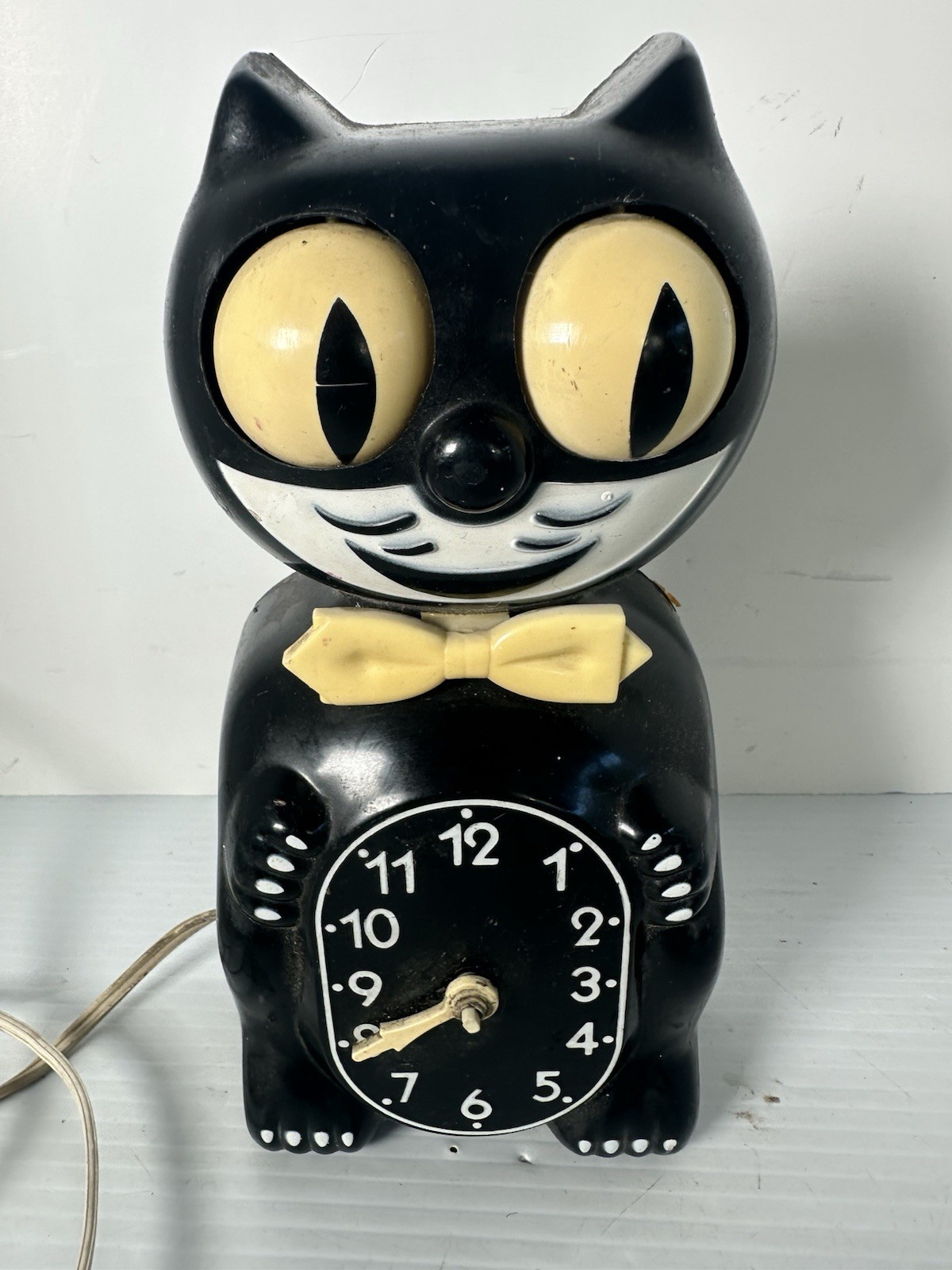 Vintage Kit Cat Klock electric wall clock D8 Missing Parts