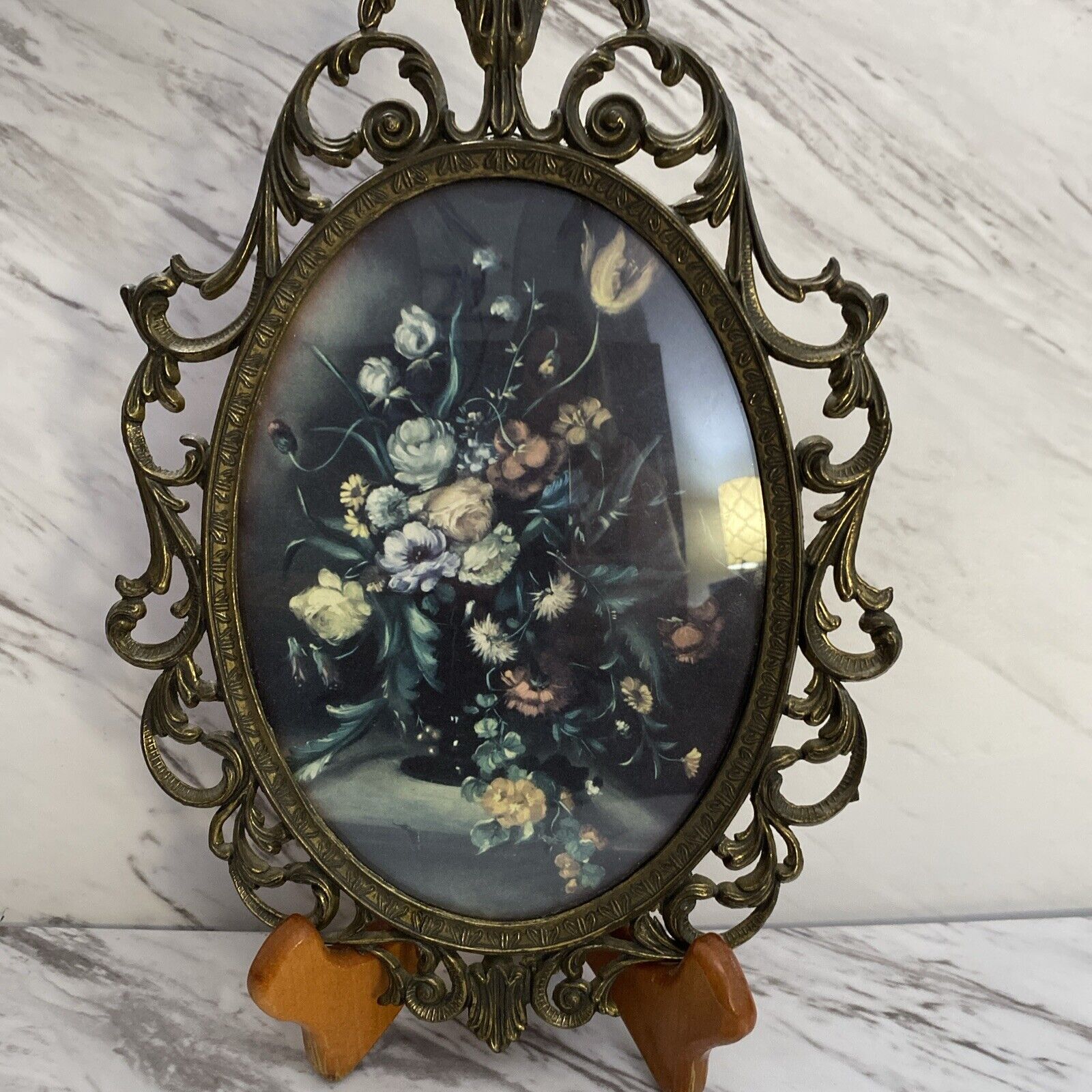 Vintage Victorian Oval Bubble Glass Ornate Brass Frame 10x7 Made In Italy Floral