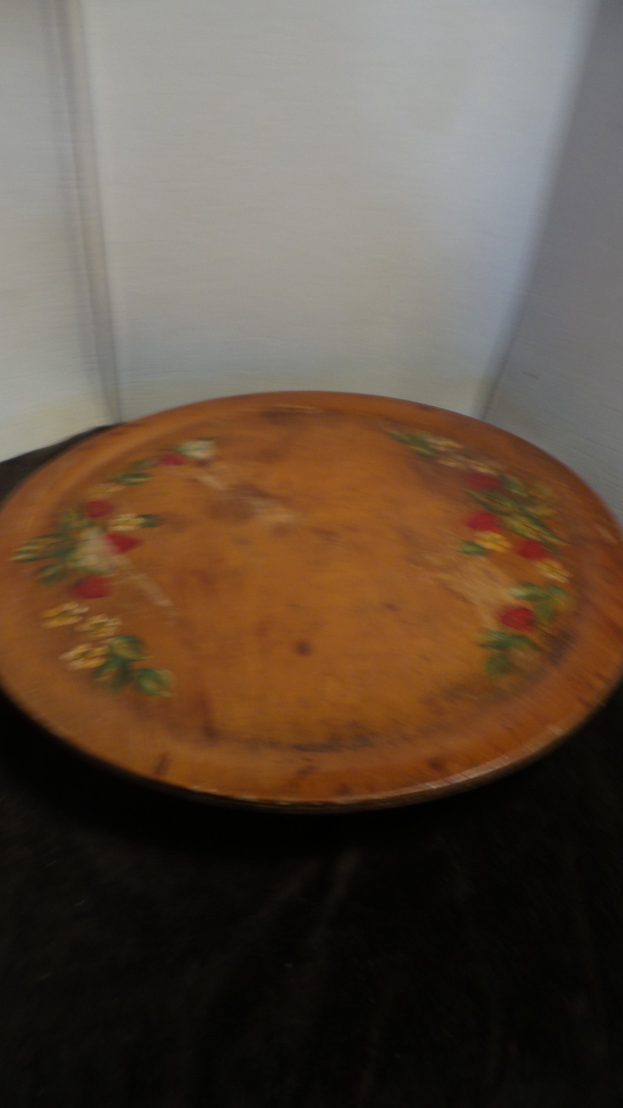 VTG Wooden Lazy Susan  Painted Strawberries & Leaf Design 16\