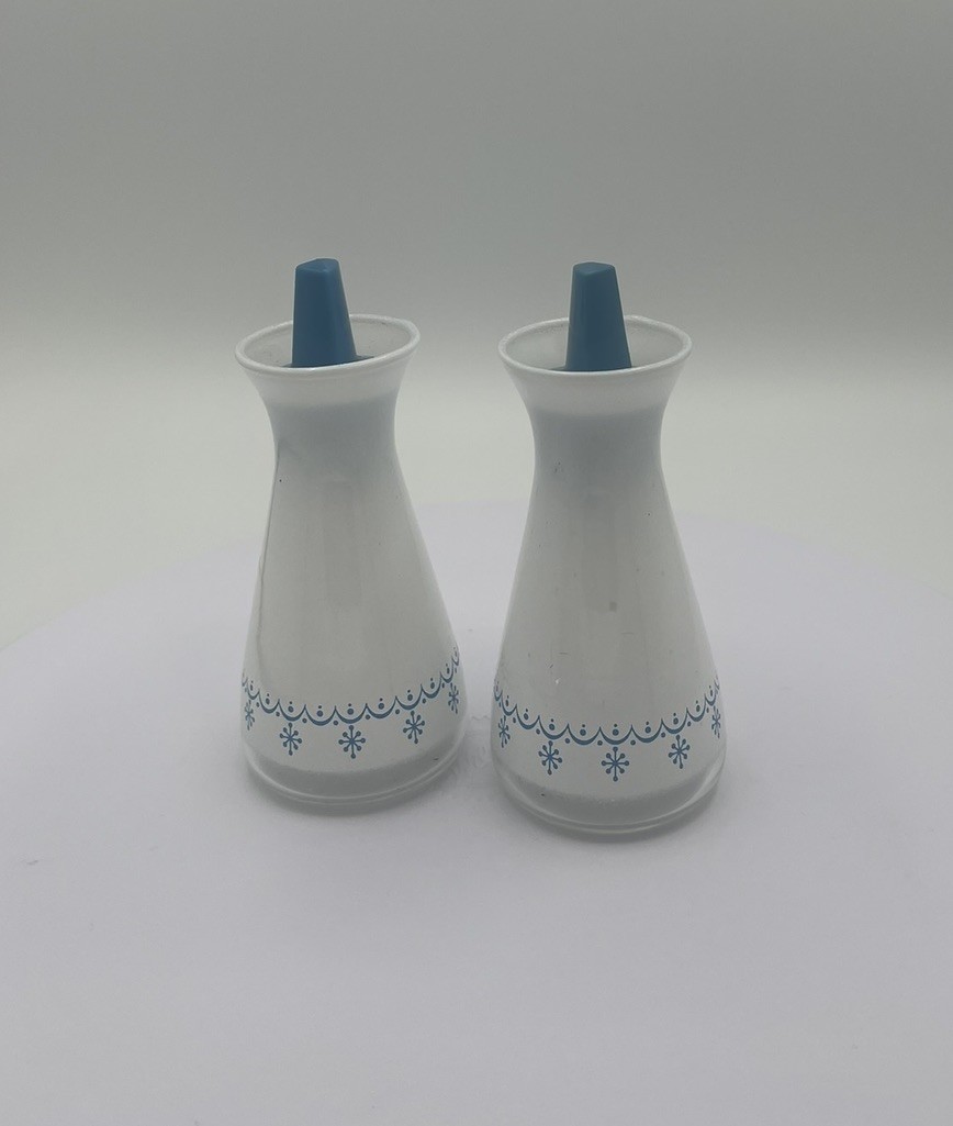 Vtg. Pair Of Pyrex salt and pepper shakers - 