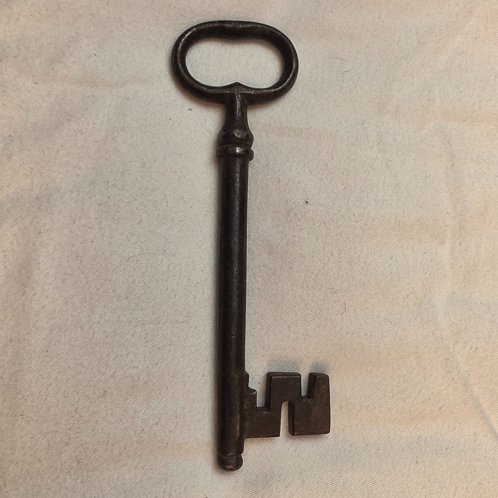 Antique Vintage 5.5 Inch Cast Iron Skeleton Key Large Rustic Gate Door Lock