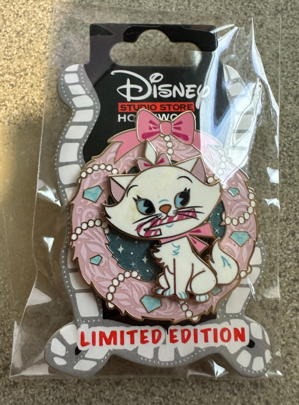 DISNEY PIN MARIE HOLIDAY CAT WREATH 2022 DSSH ARISTOCATS CANDY CANE