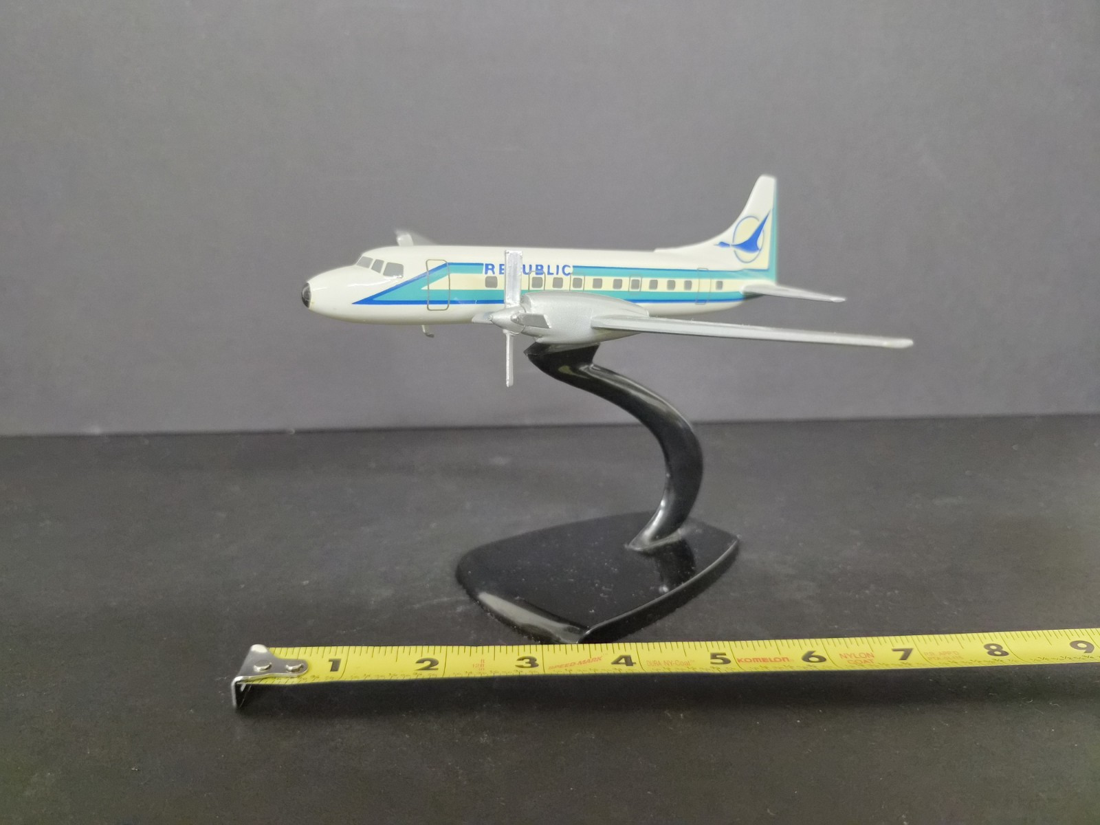 Air Jet Advance Republic Airlines Convair CV-580 Desk Model