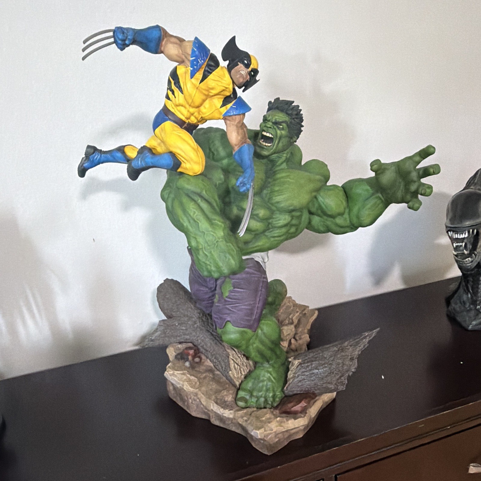 Sideshow Collectibles Marvel Hulk & Wolverine Maquette Statue Limited 2016