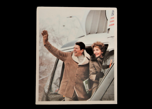 Vtg 1982 President Reagan Nancy Reagan Waving Depart South Lawn Marine 1 Evans